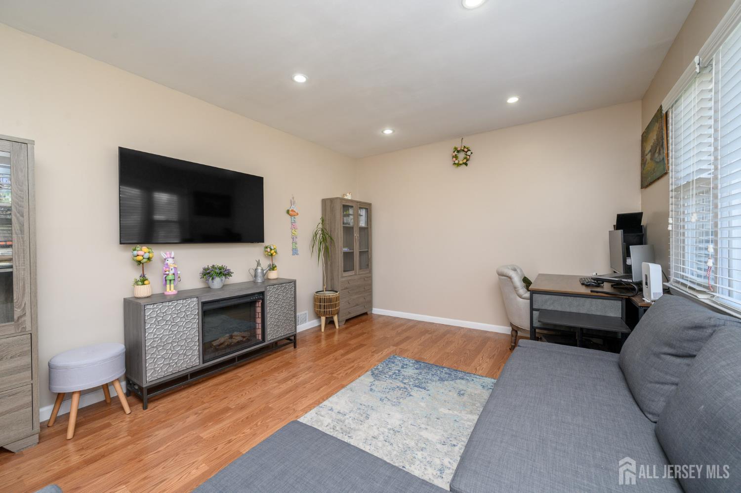 2 Rutan Road Image 4