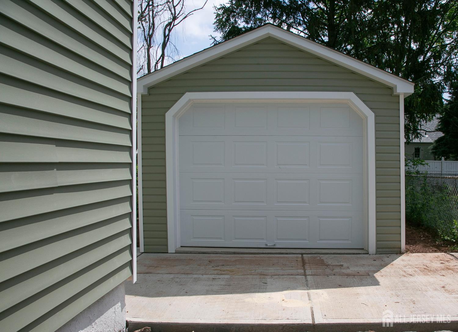 15 Bradley Drive Image 3