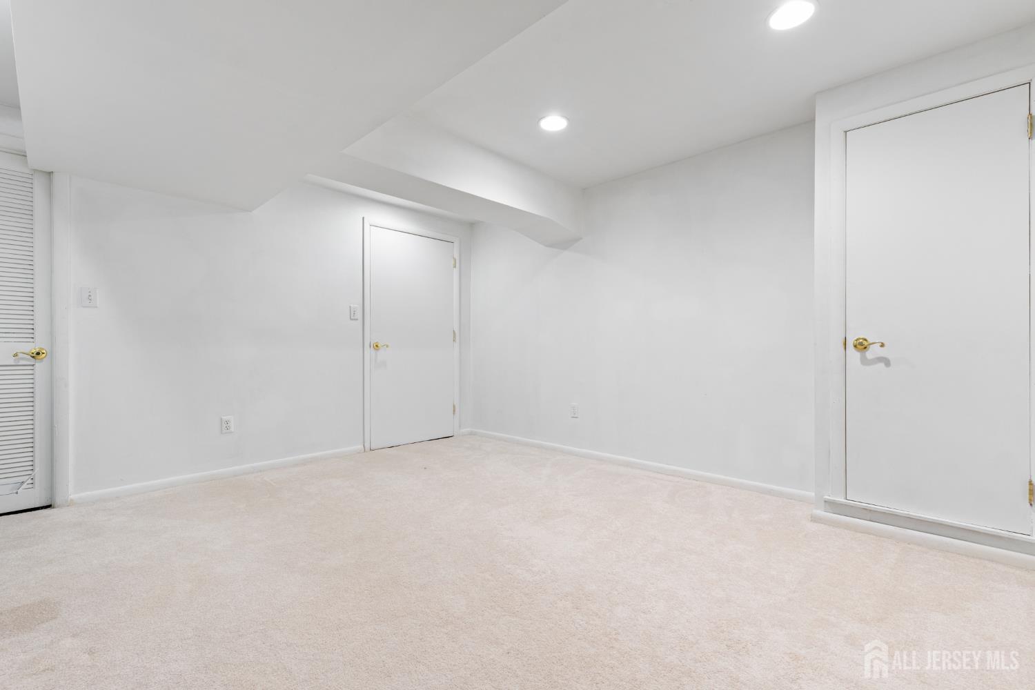 96 Westgate Drive, Edison, NJ, 08820 image 24