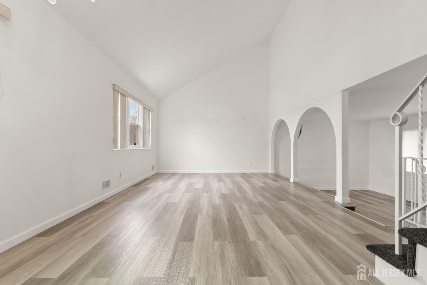 838 Florida Grove Road Image 4