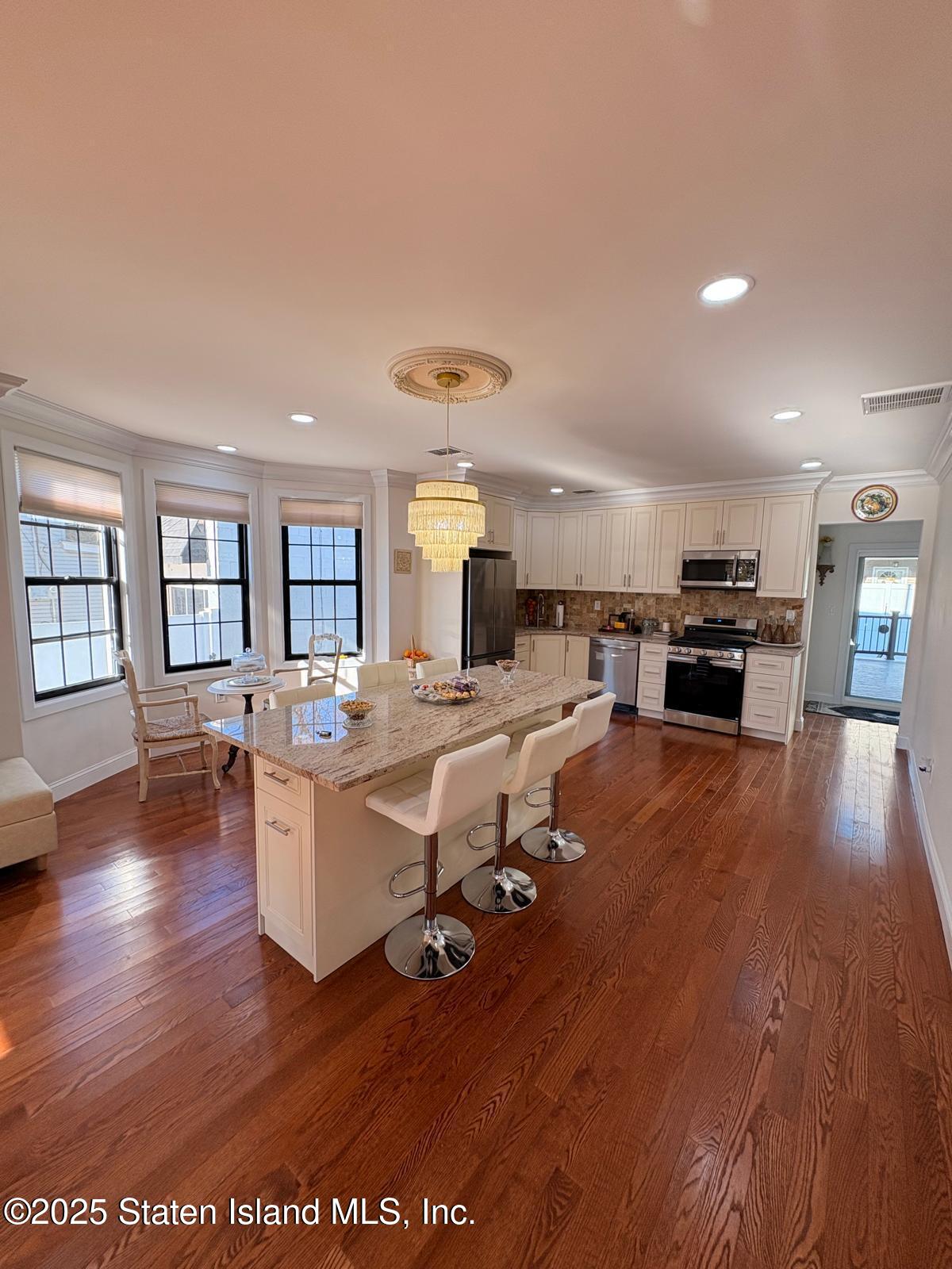 7587 Amboy Road Image 4