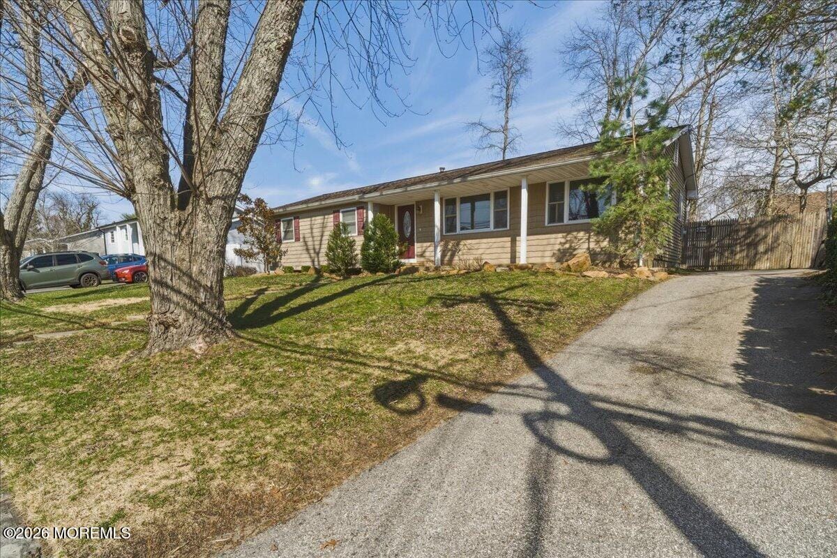 11 Neal Street Image 2