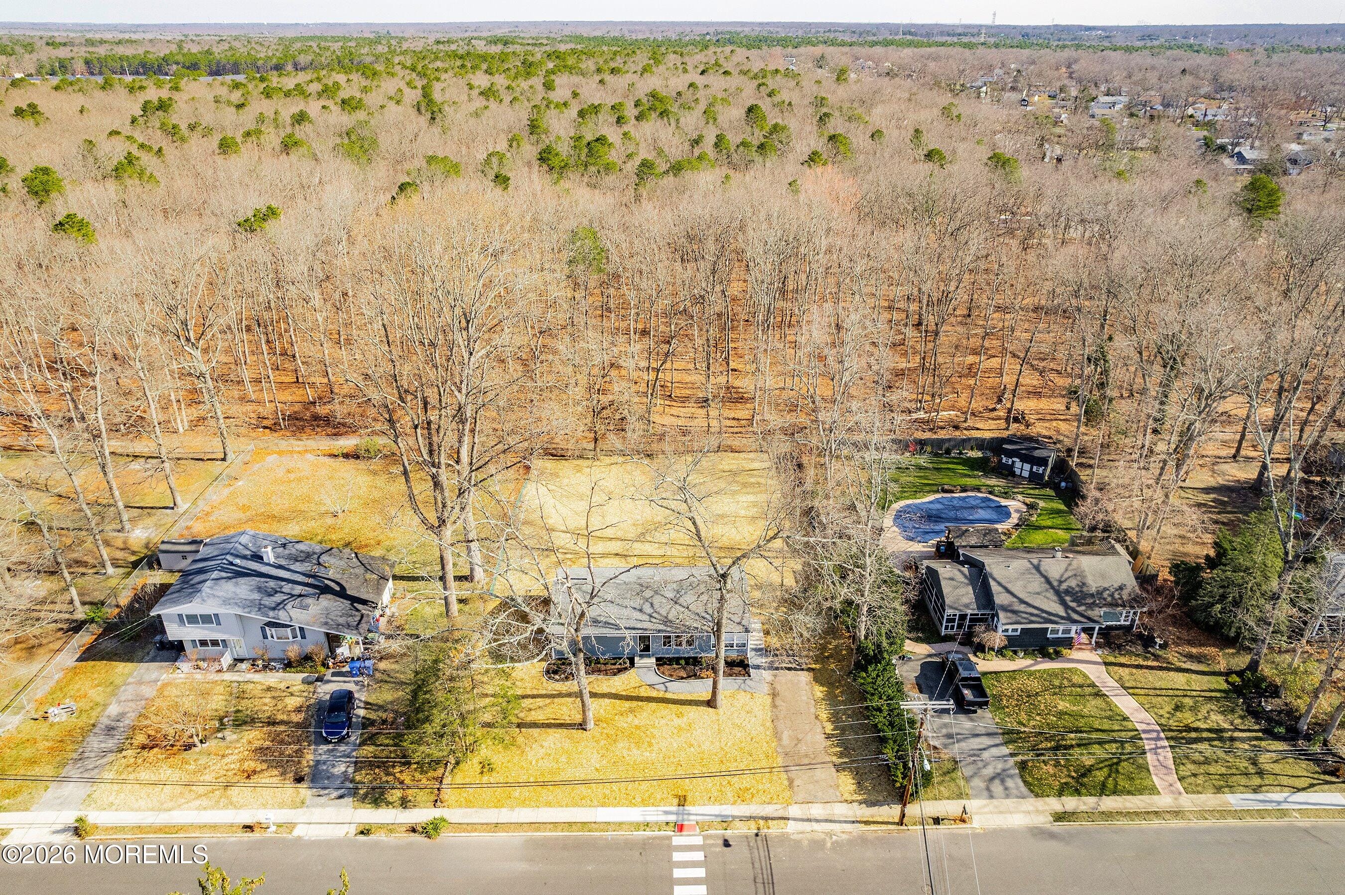 39 Blue Jay Drive Image 2