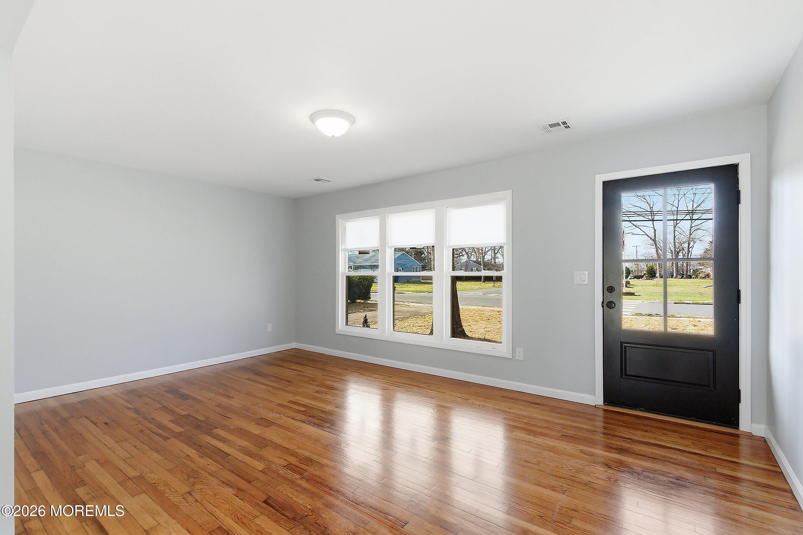 39 Blue Jay Drive Image 4