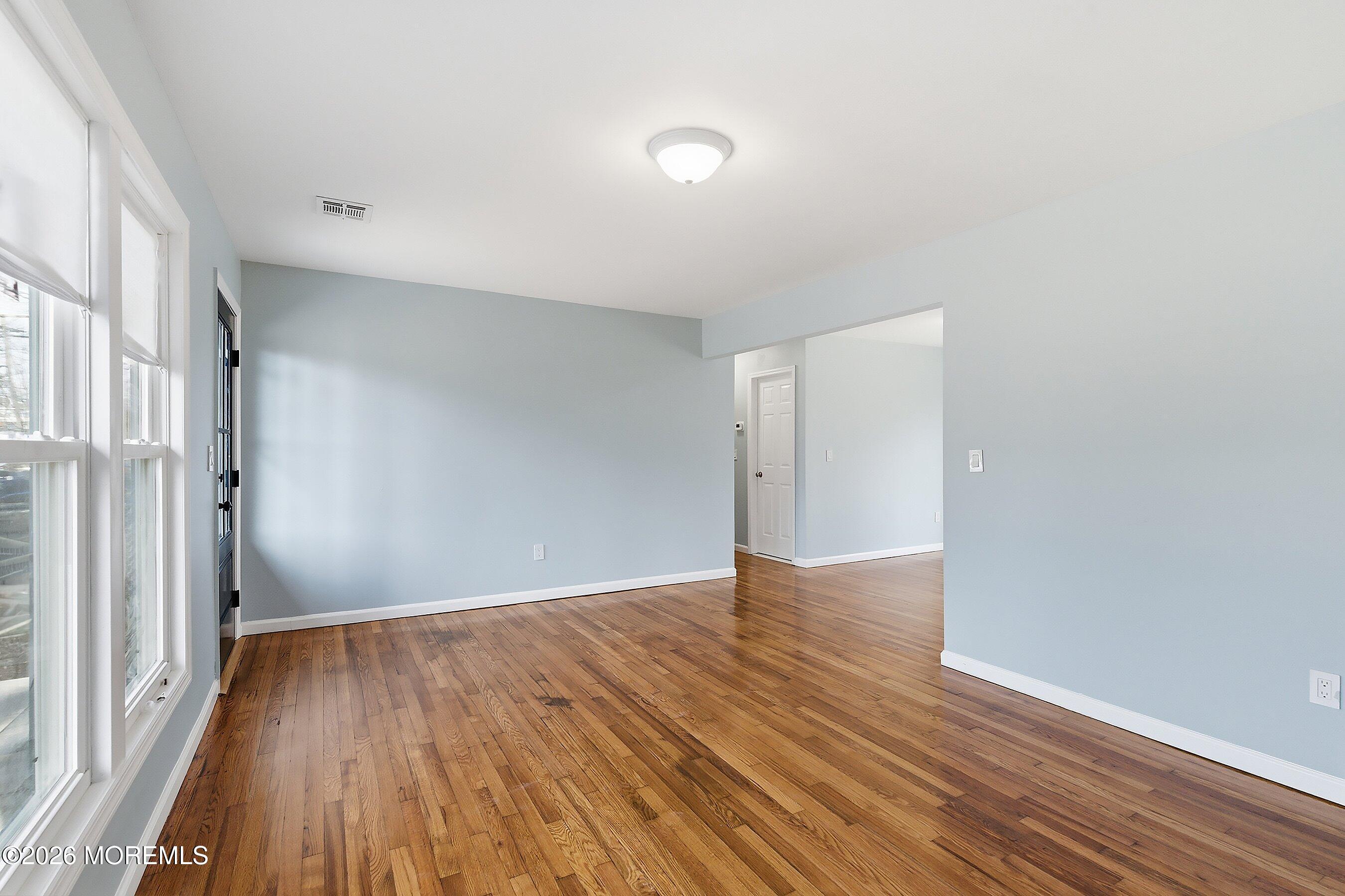 39 Blue Jay Drive Image 5