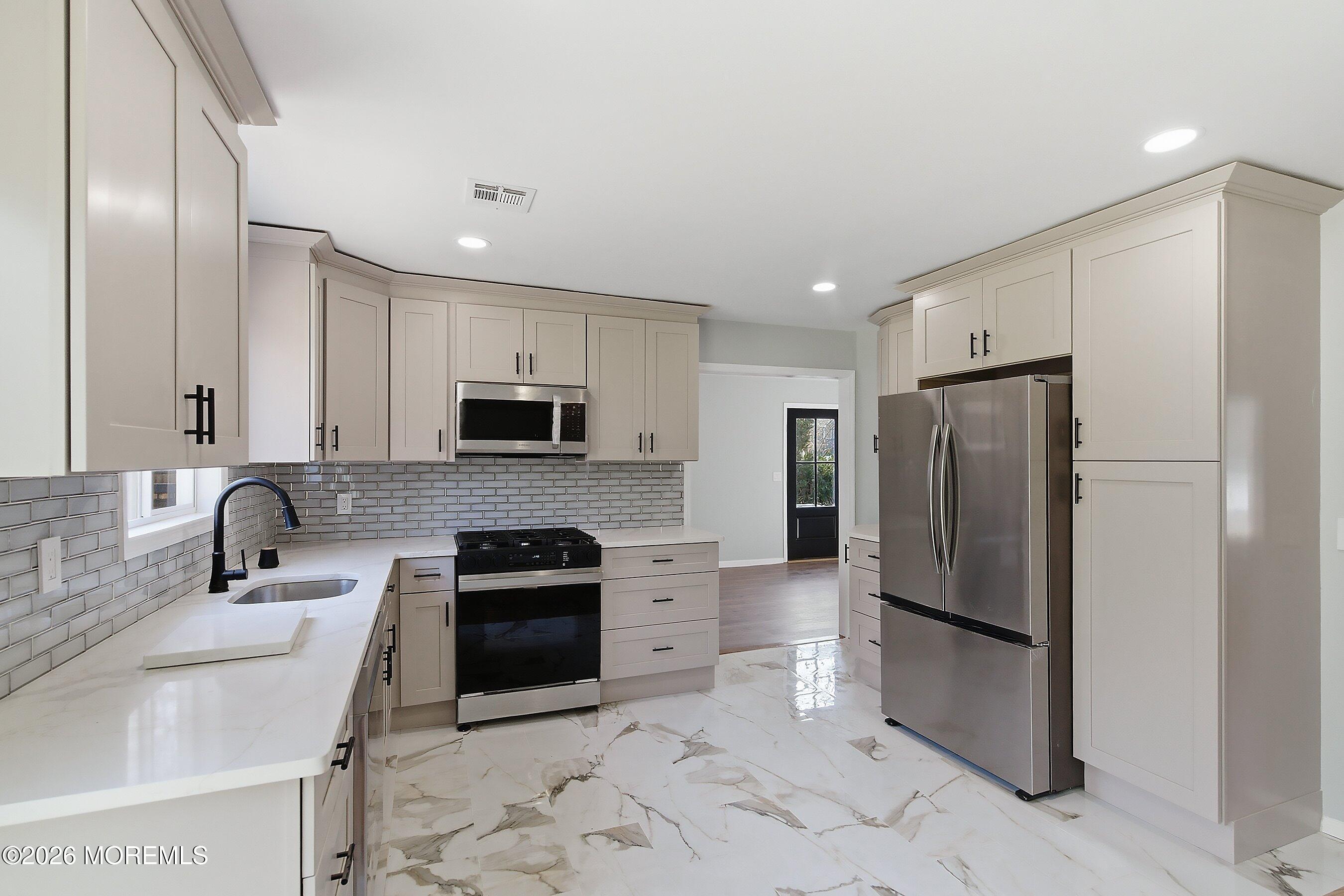 39 Blue Jay Drive, Toms River, NJ, 08755 image 9