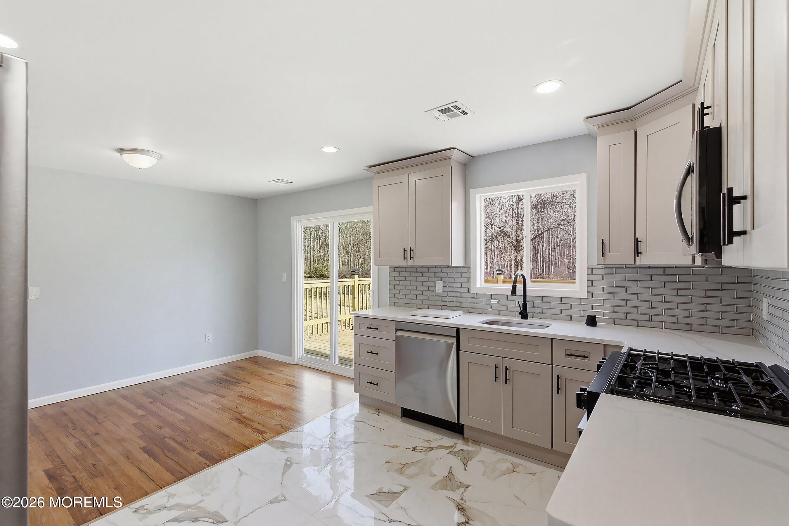 39 Blue Jay Drive, Toms River, NJ, 08755 image 12