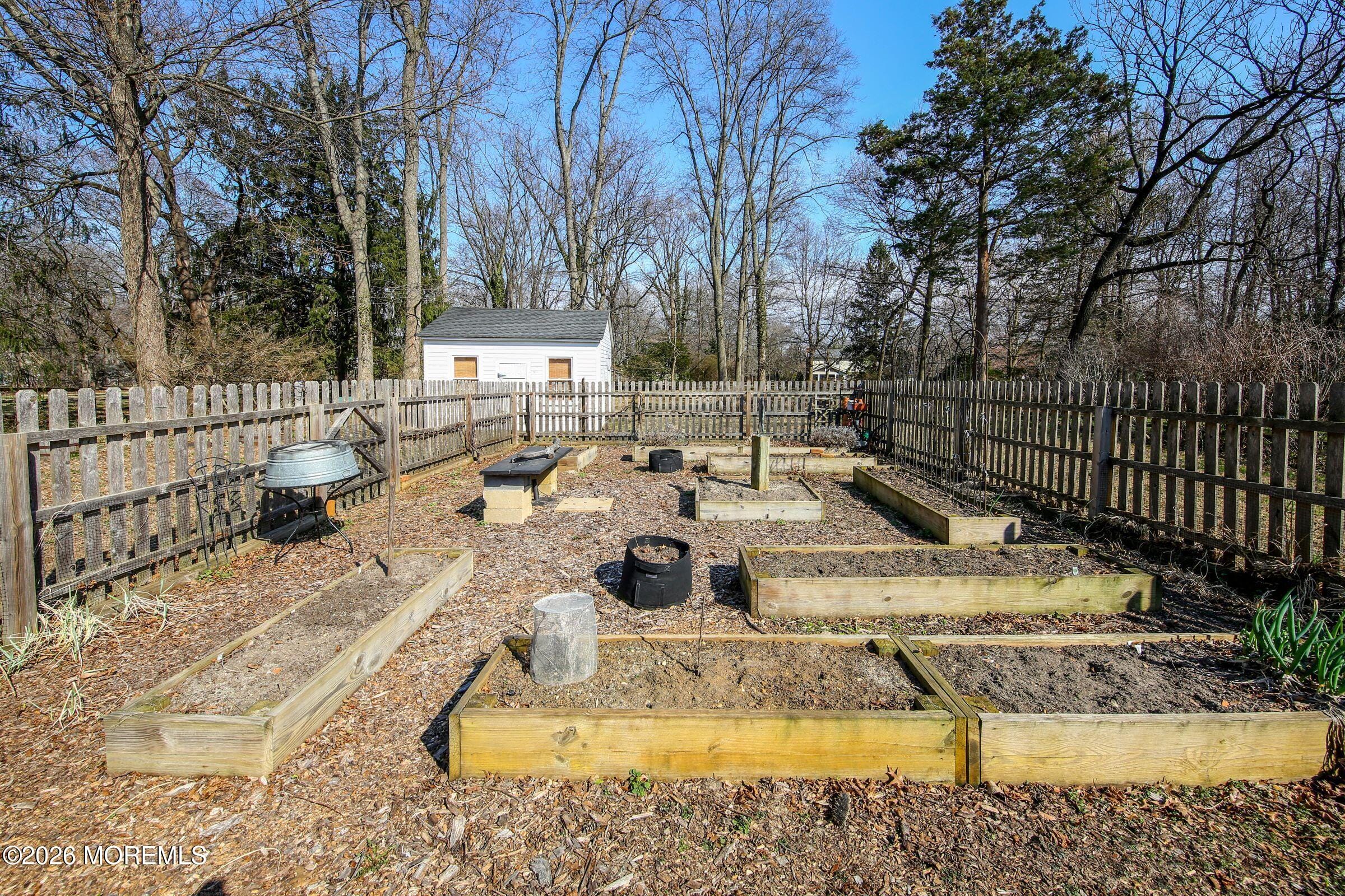 917 Broad Street Image 4