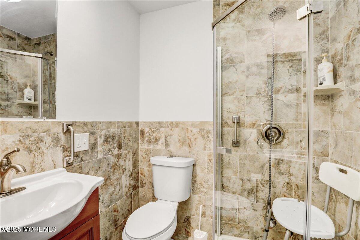 29 Meadow Green Circle A, Manalapan, NJ, 07726 image 20