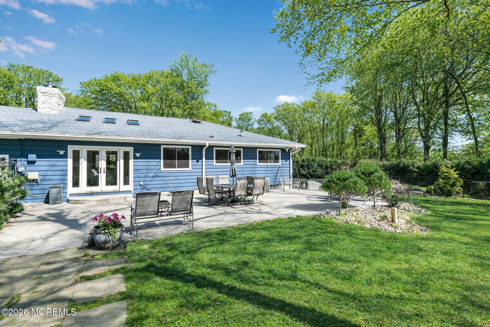 12 Crest Drive Image 4