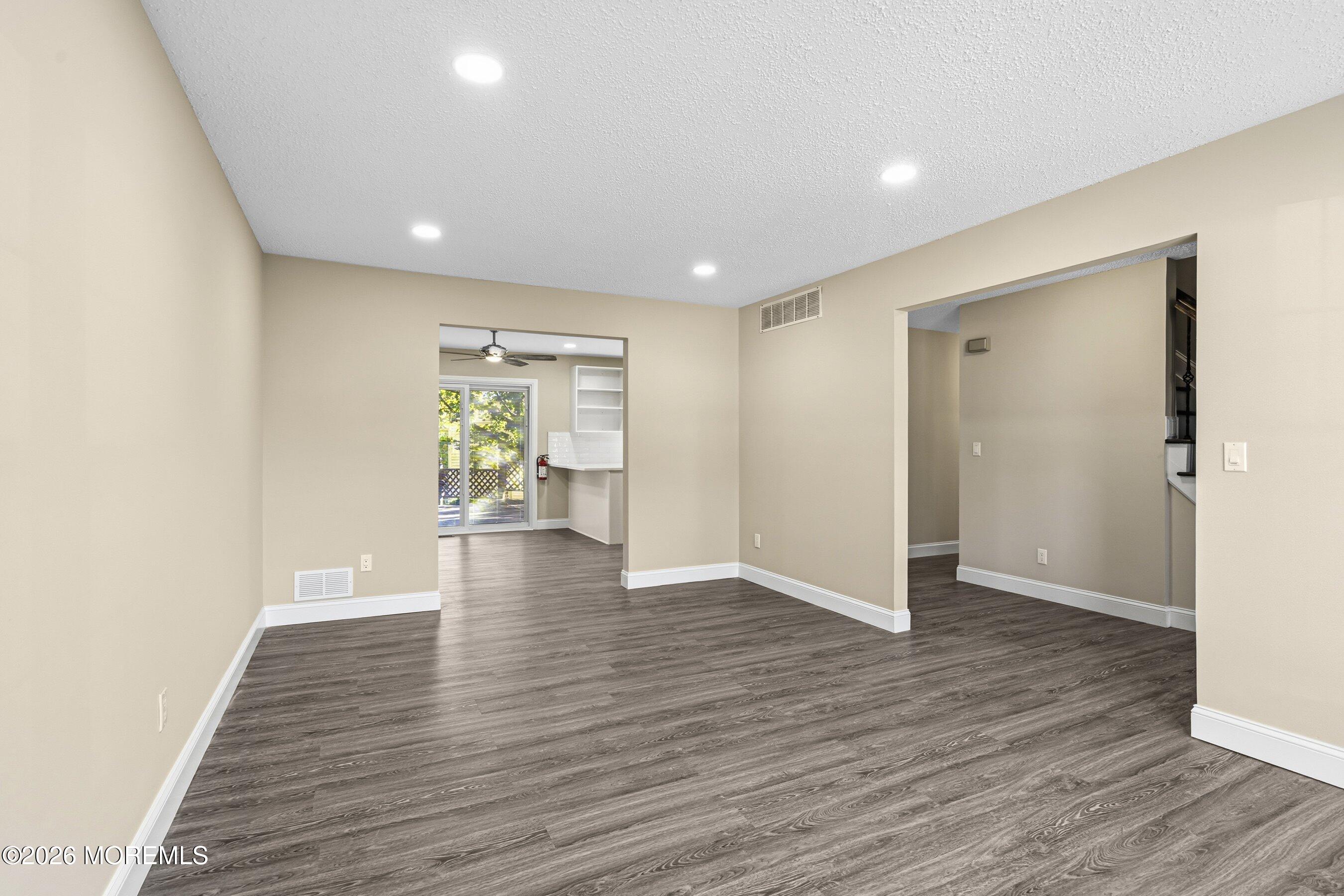 1432 Weeping Willow Court Image 5