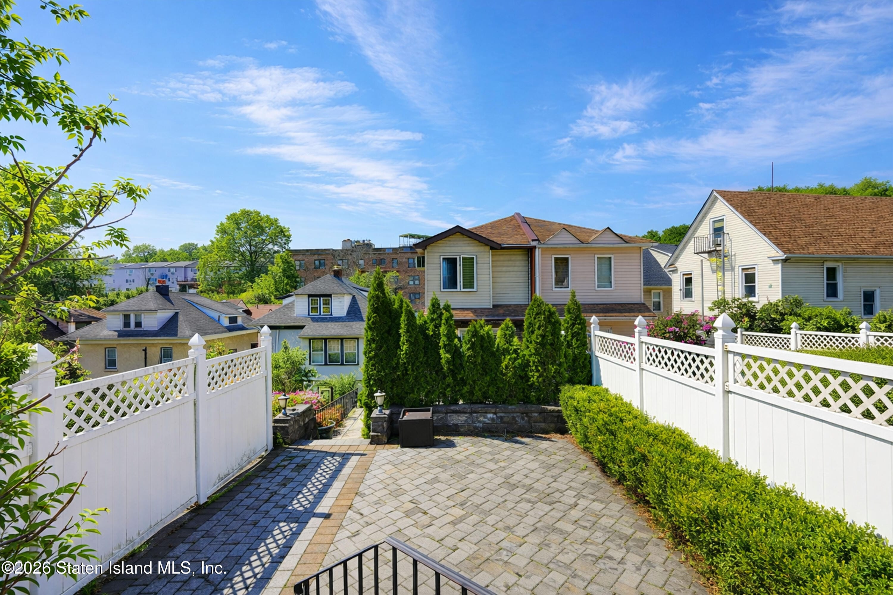 40 Creston Place Image 2