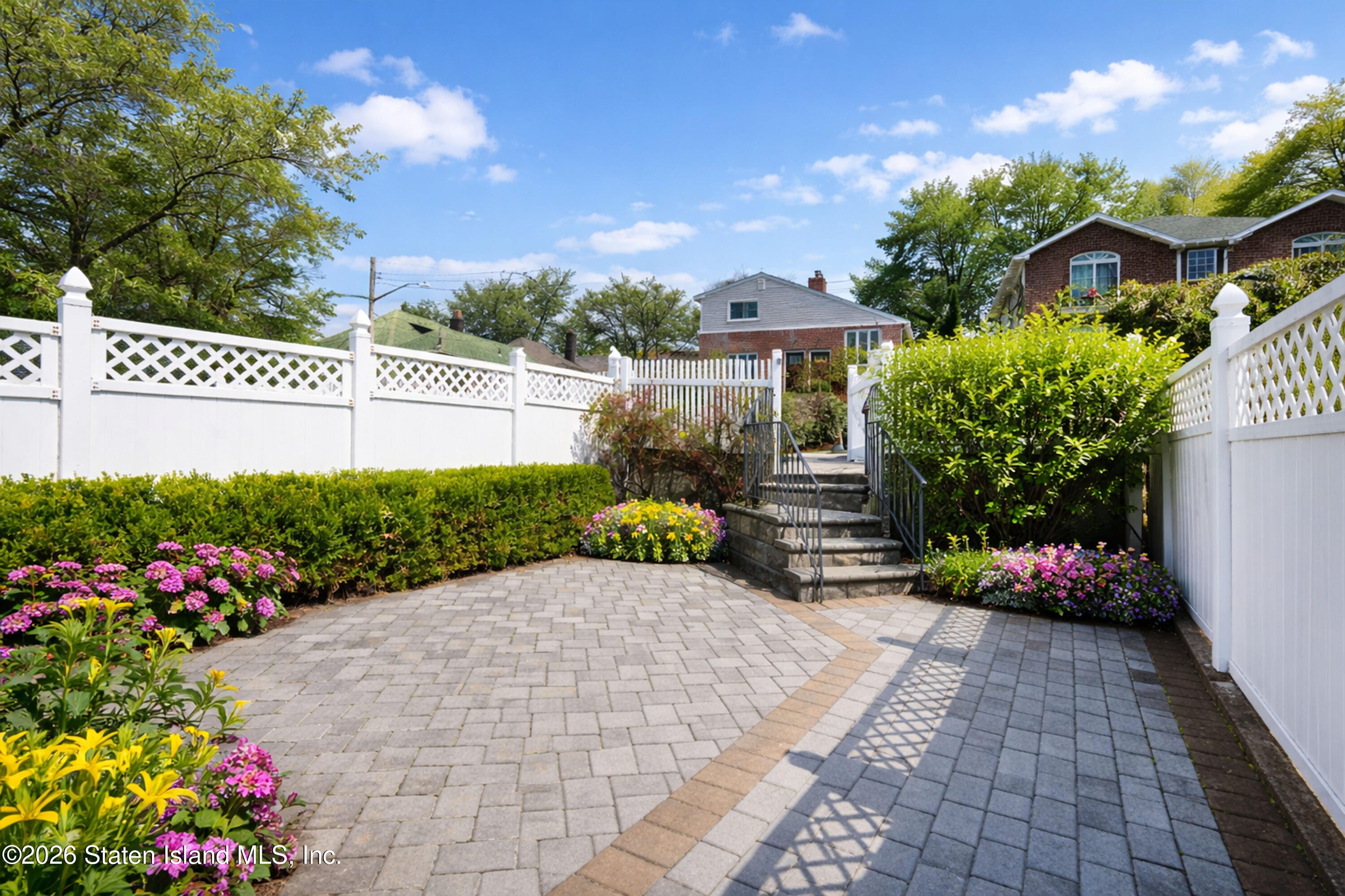 40 Creston Place Image 4