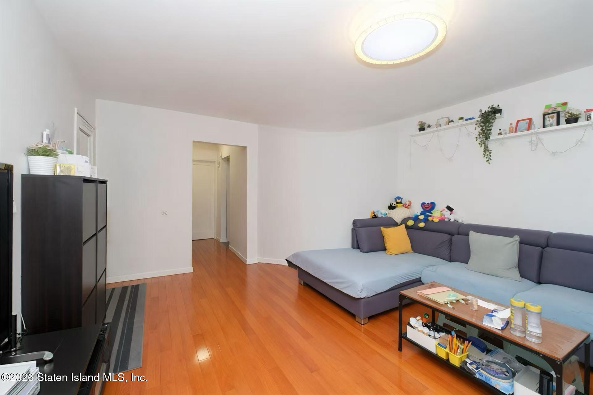 284 Bay 19th Street B Image 4