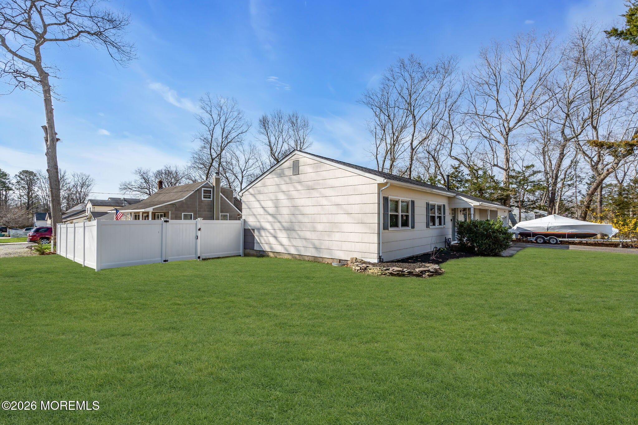 553 Vaughn Avenue Image 4