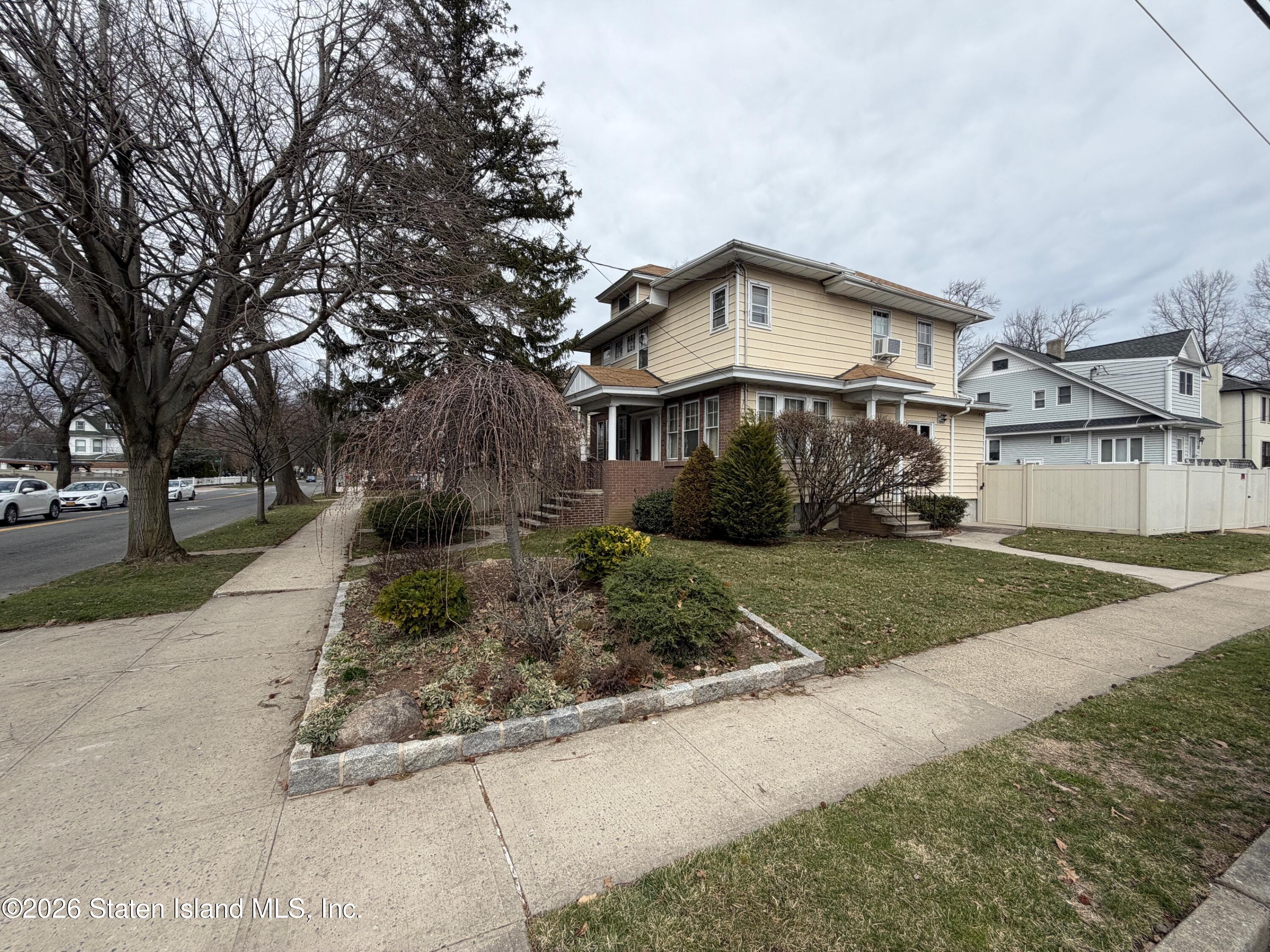 247 Guyon Guyon Avenue Image 4