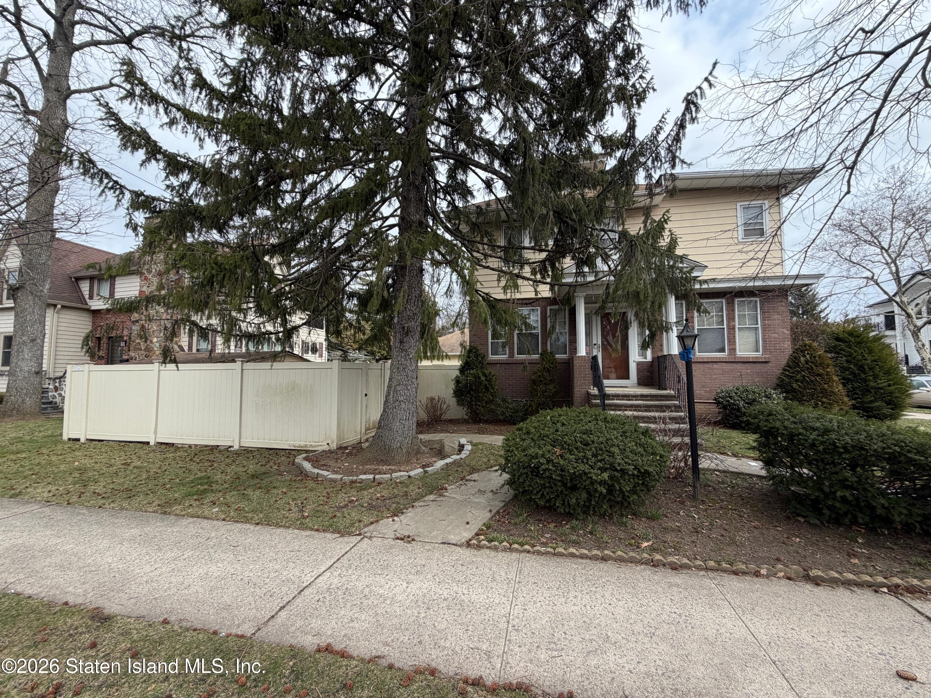 247 Guyon Guyon Avenue Image 3