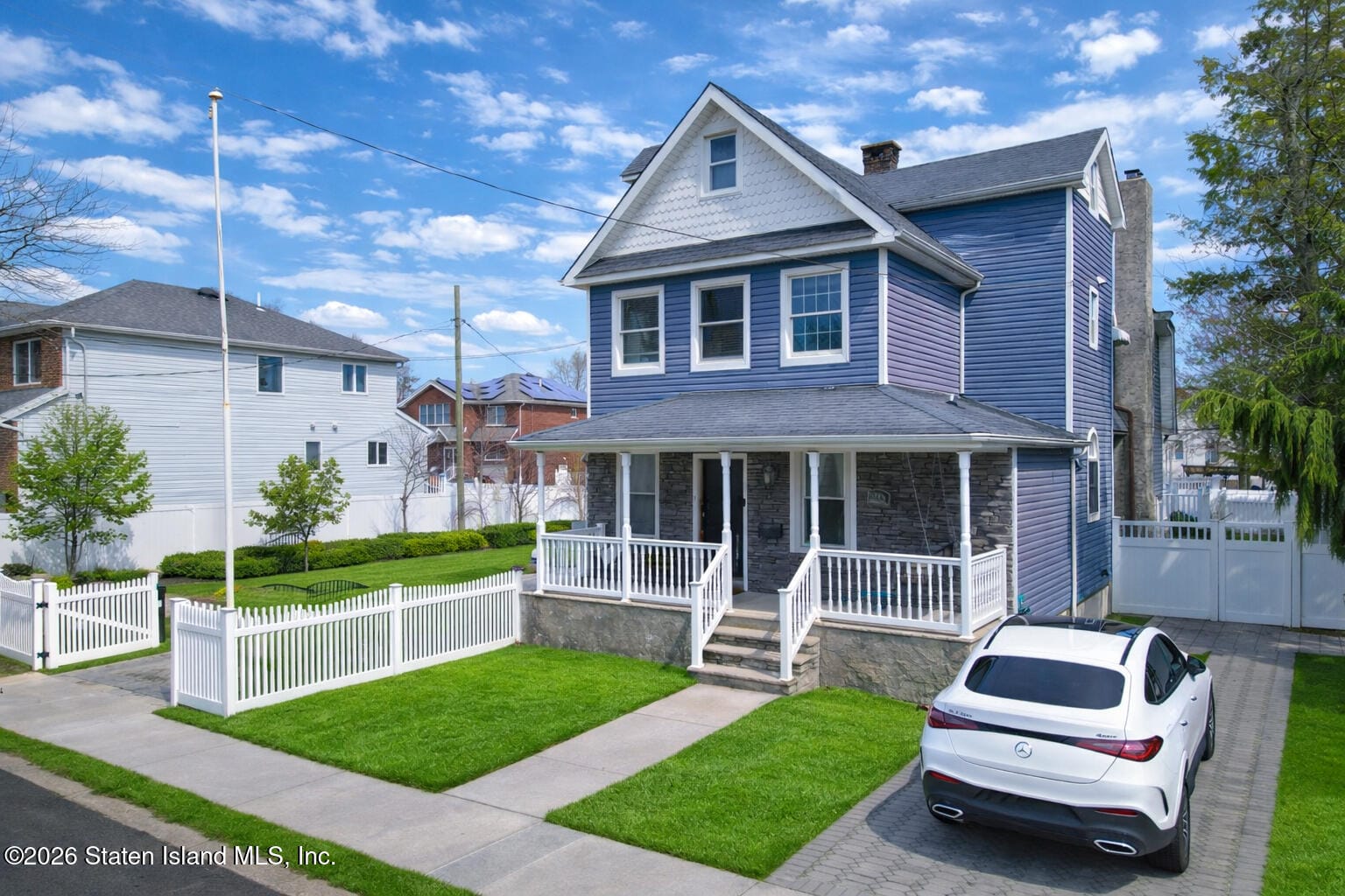 345 Brehaut Avenue Image 4