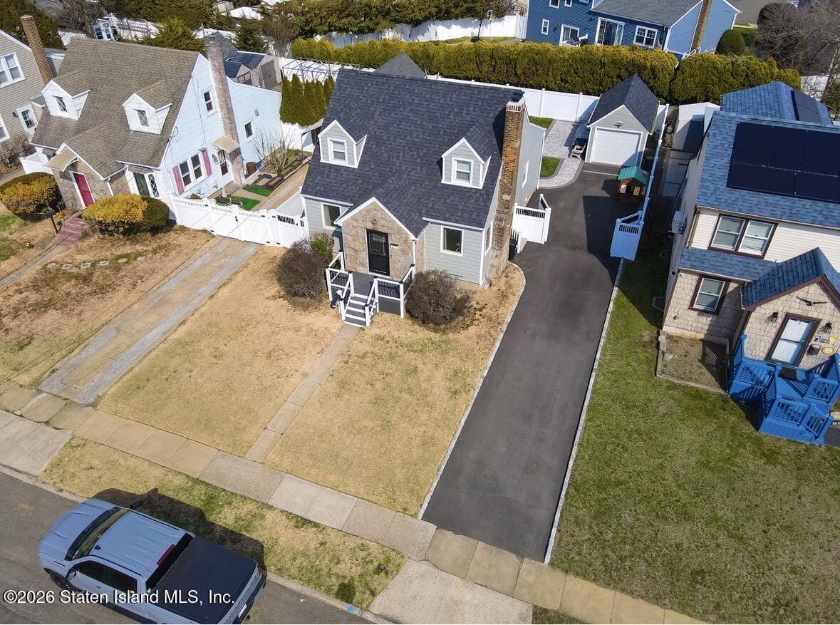 2381 Yorktown Street Image 2