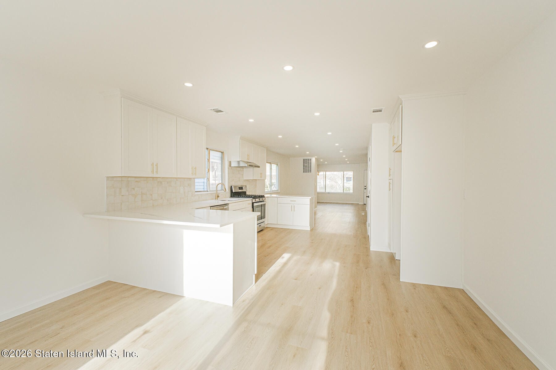 92 Saint Josephs Avenue Image 4