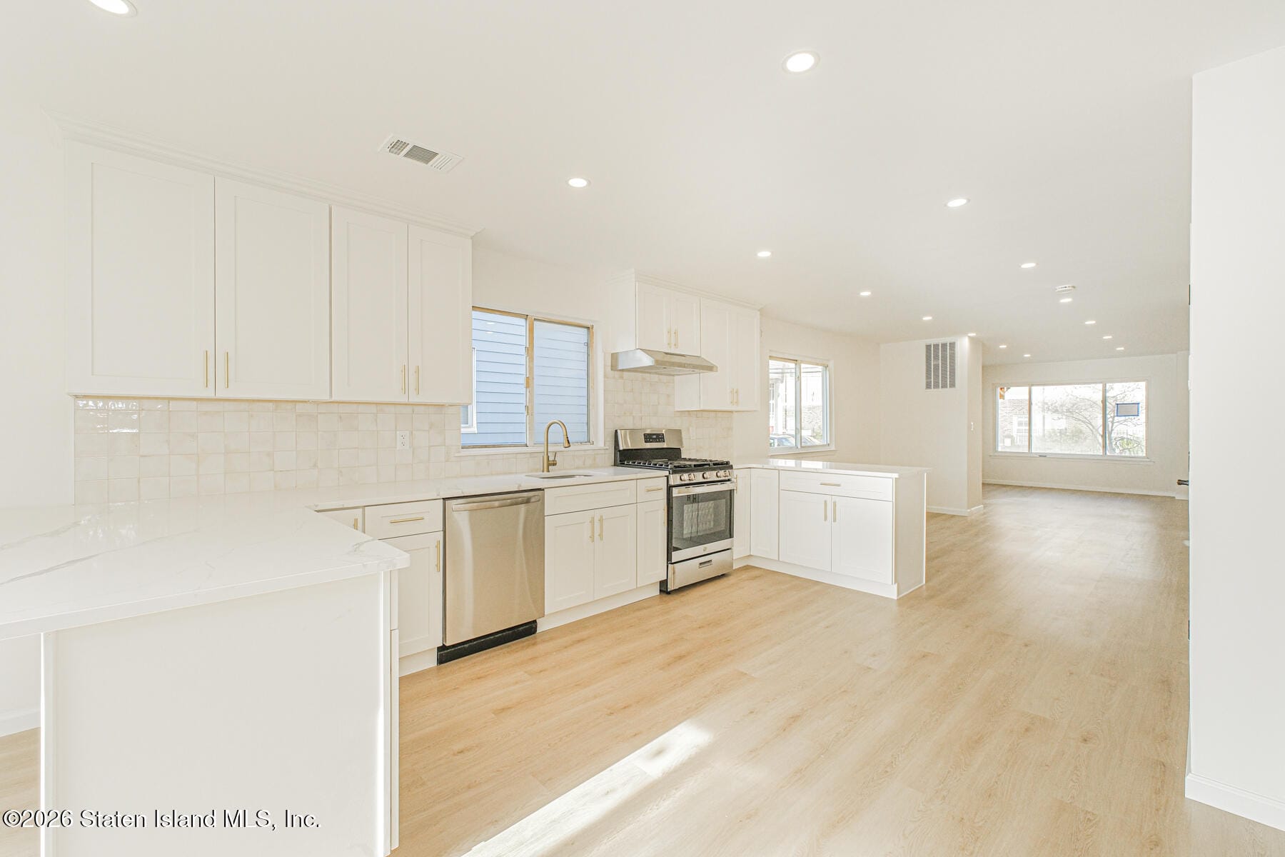 92 Saint Josephs Avenue, Staten Island, NY, 10302 image 8