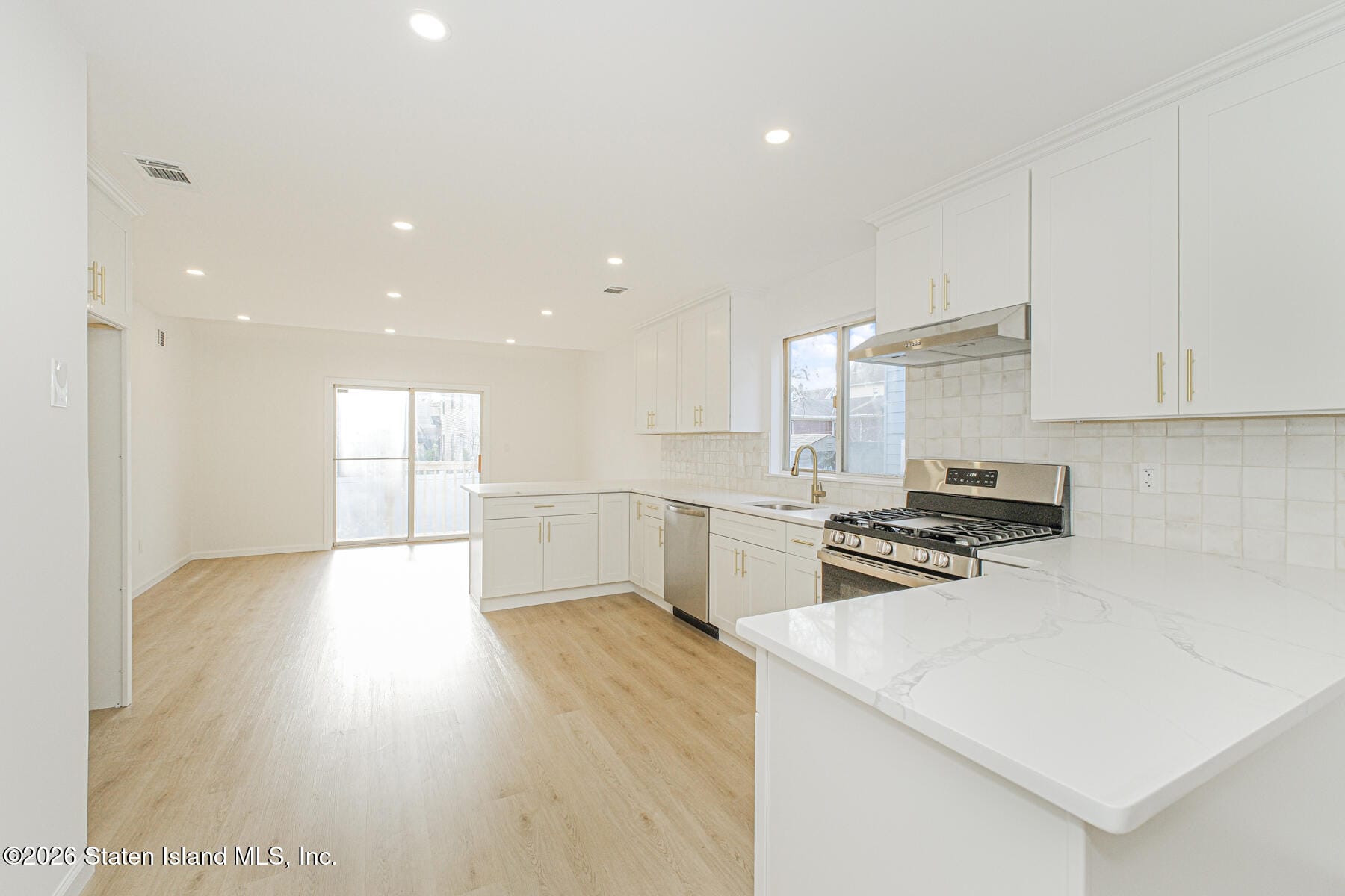 92 Saint Josephs Avenue, Staten Island, NY, 10302 image 9