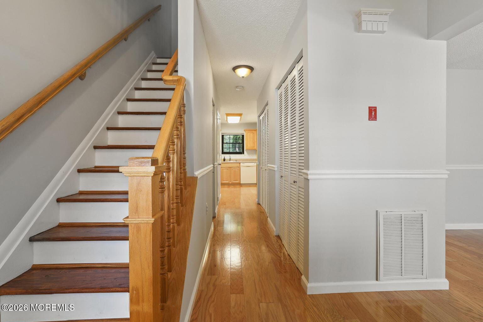 201 Larkspur Lane Image 4