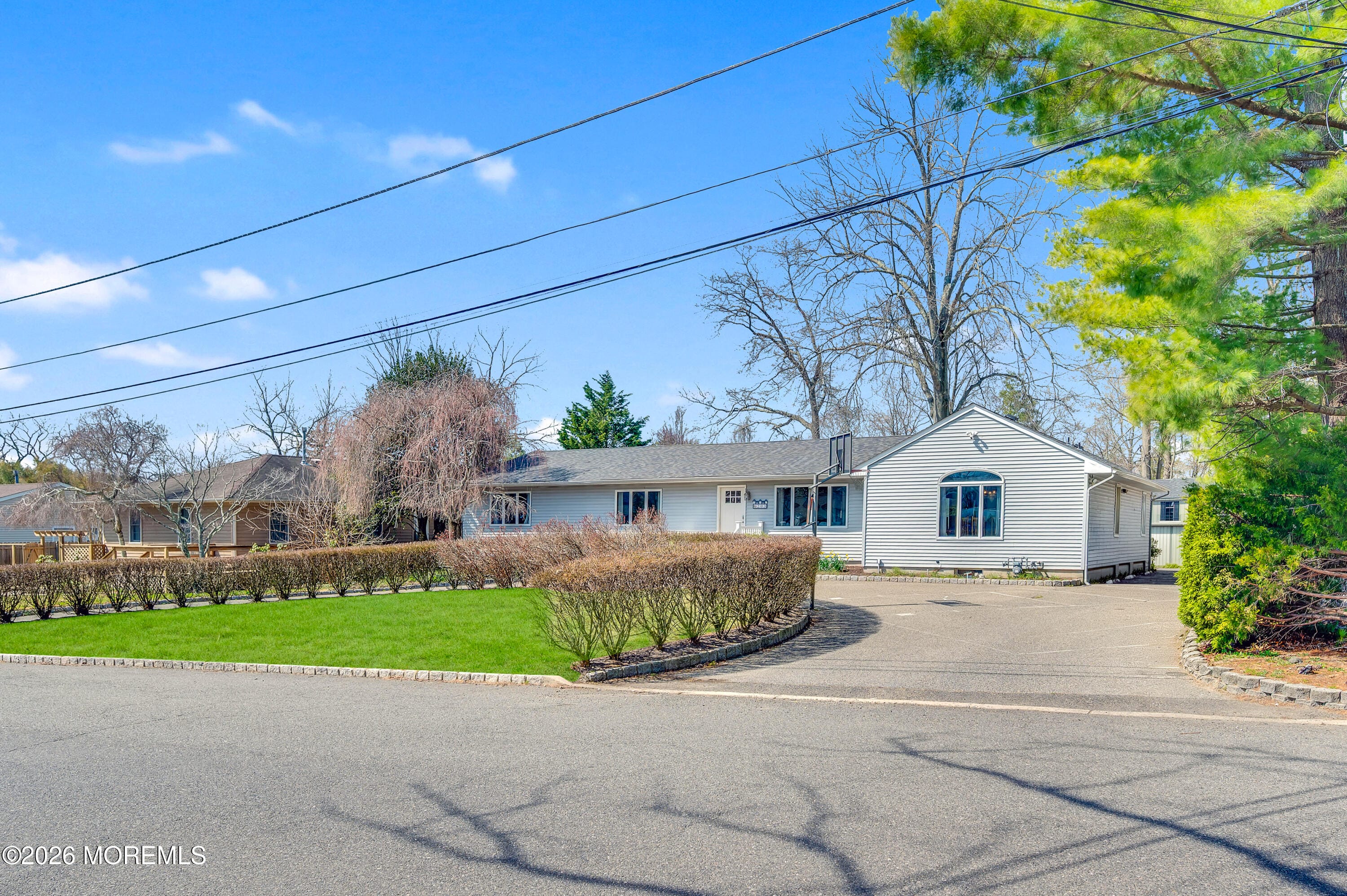 203 Gilford Avenue Image 3