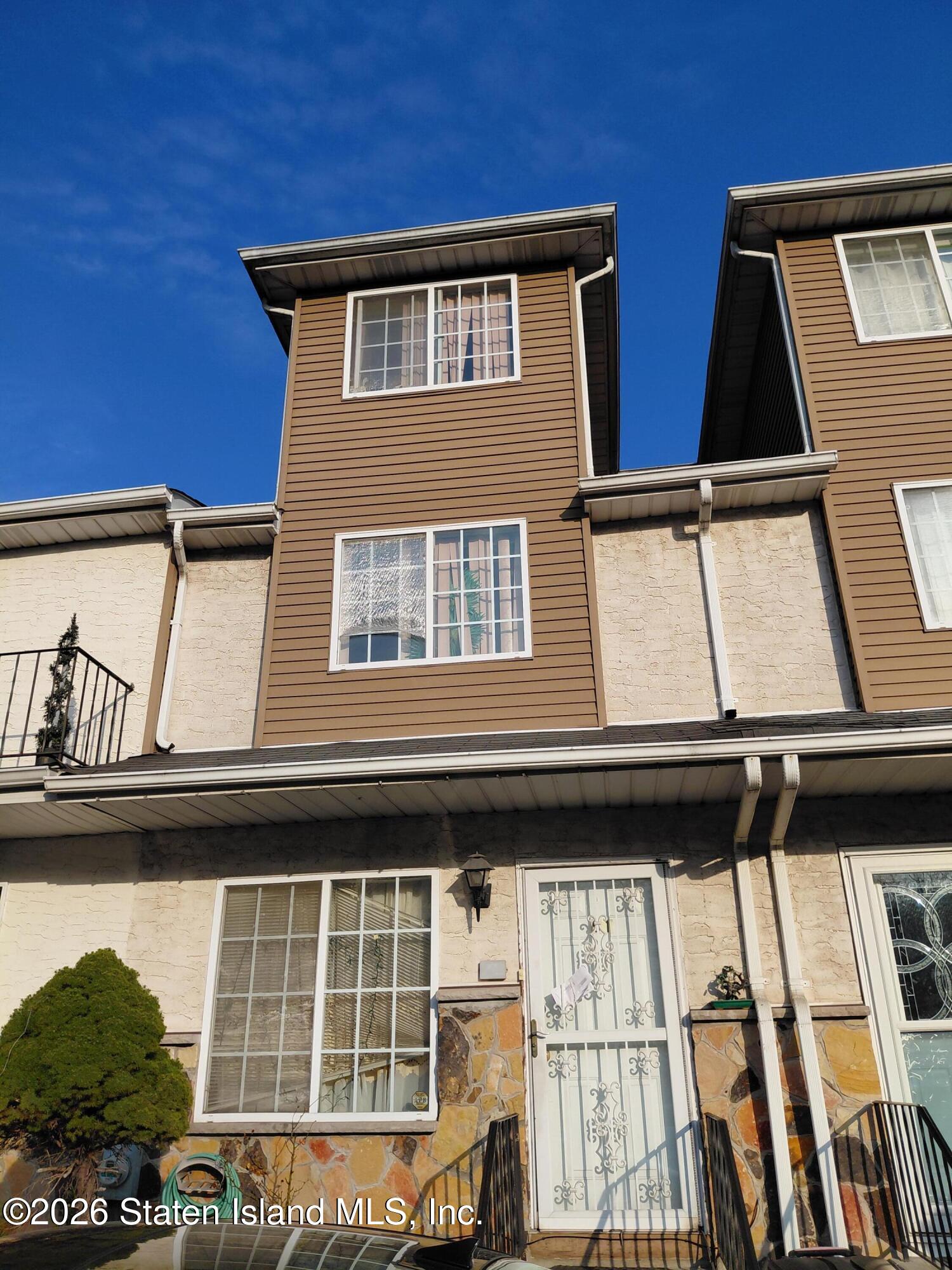 91 Long Pond Lane, Staten Island, NY, 10304