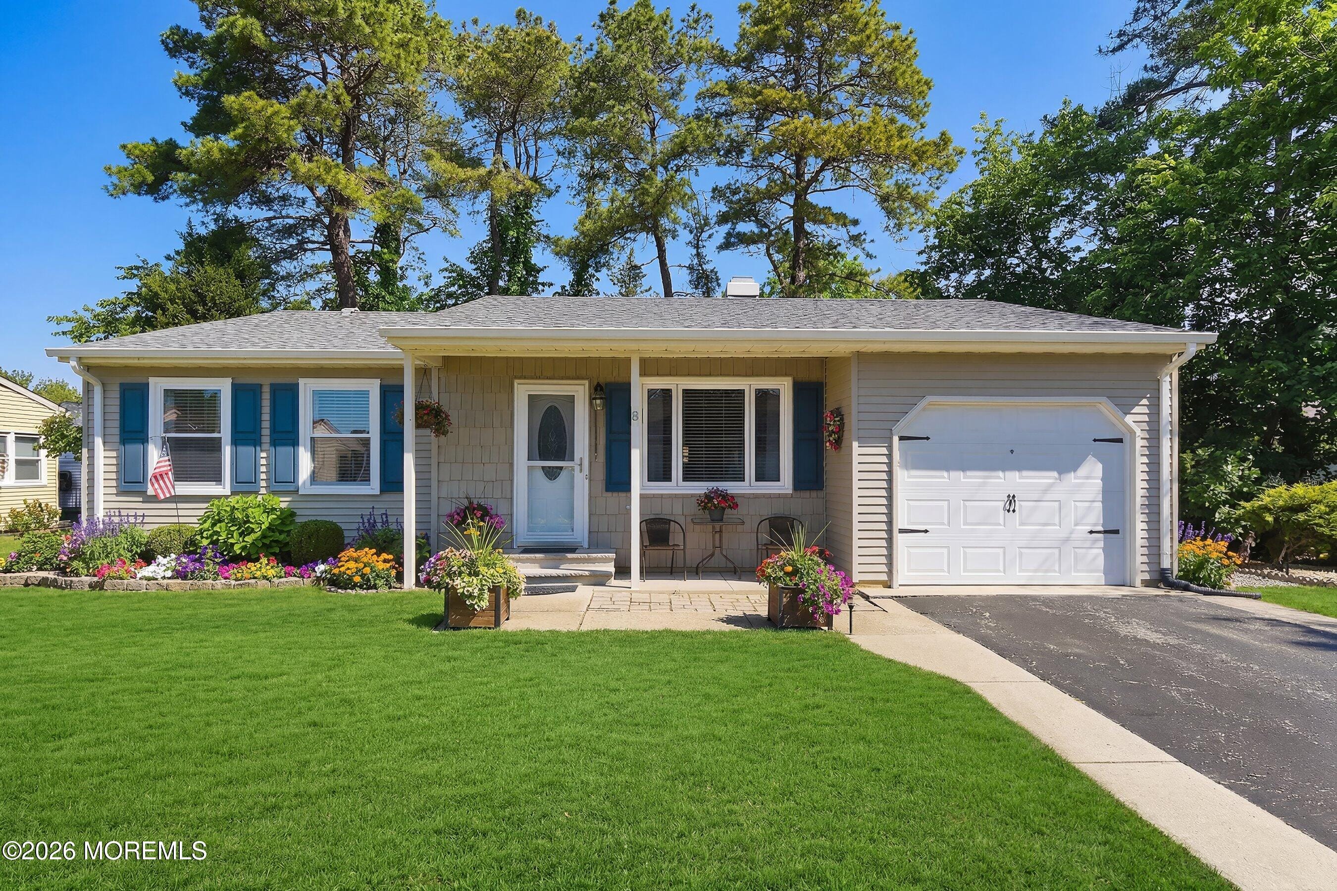 8 Hummingbird Lane Image 2