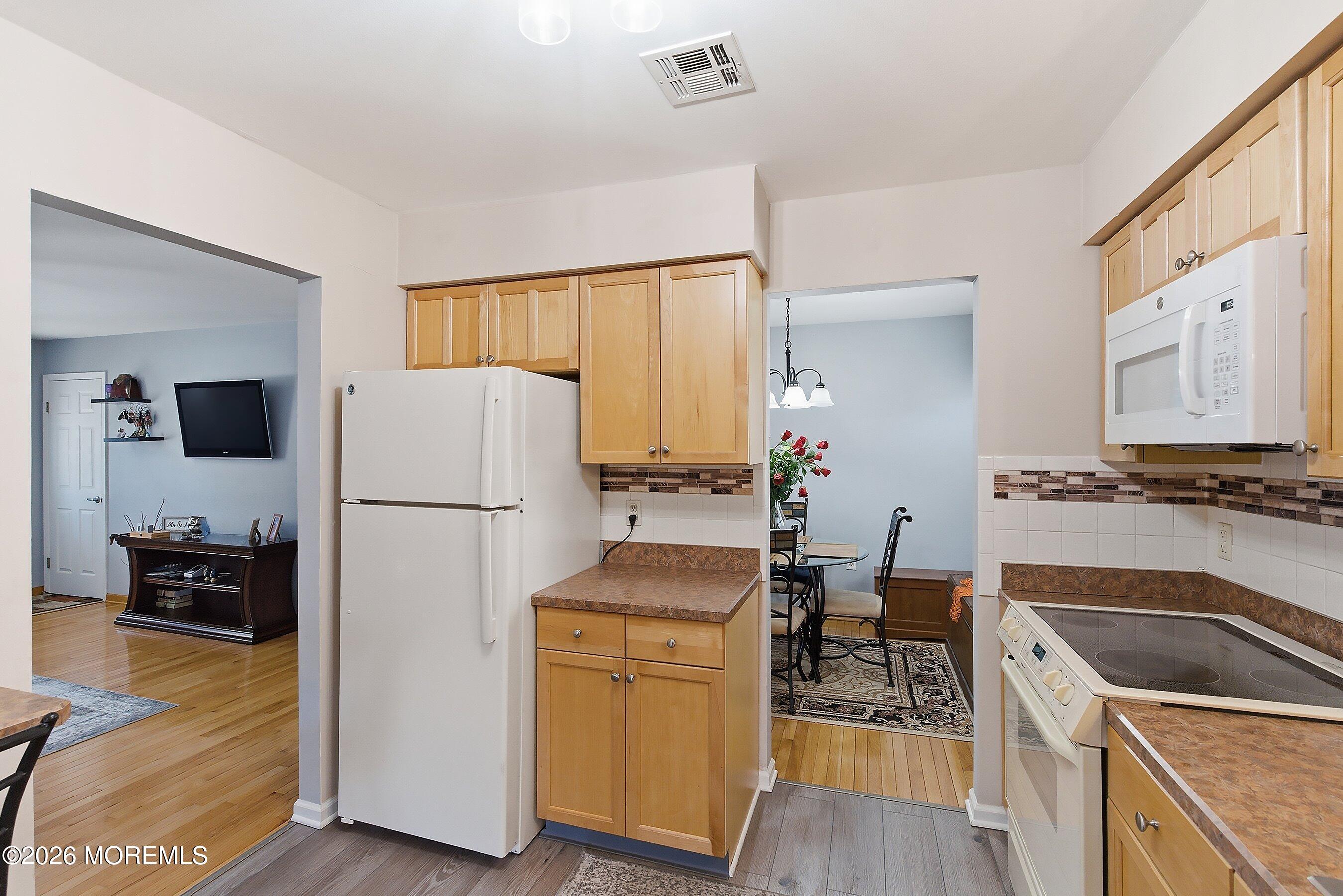 8 Hummingbird Lane, Whiting, NJ, 08759 image 8