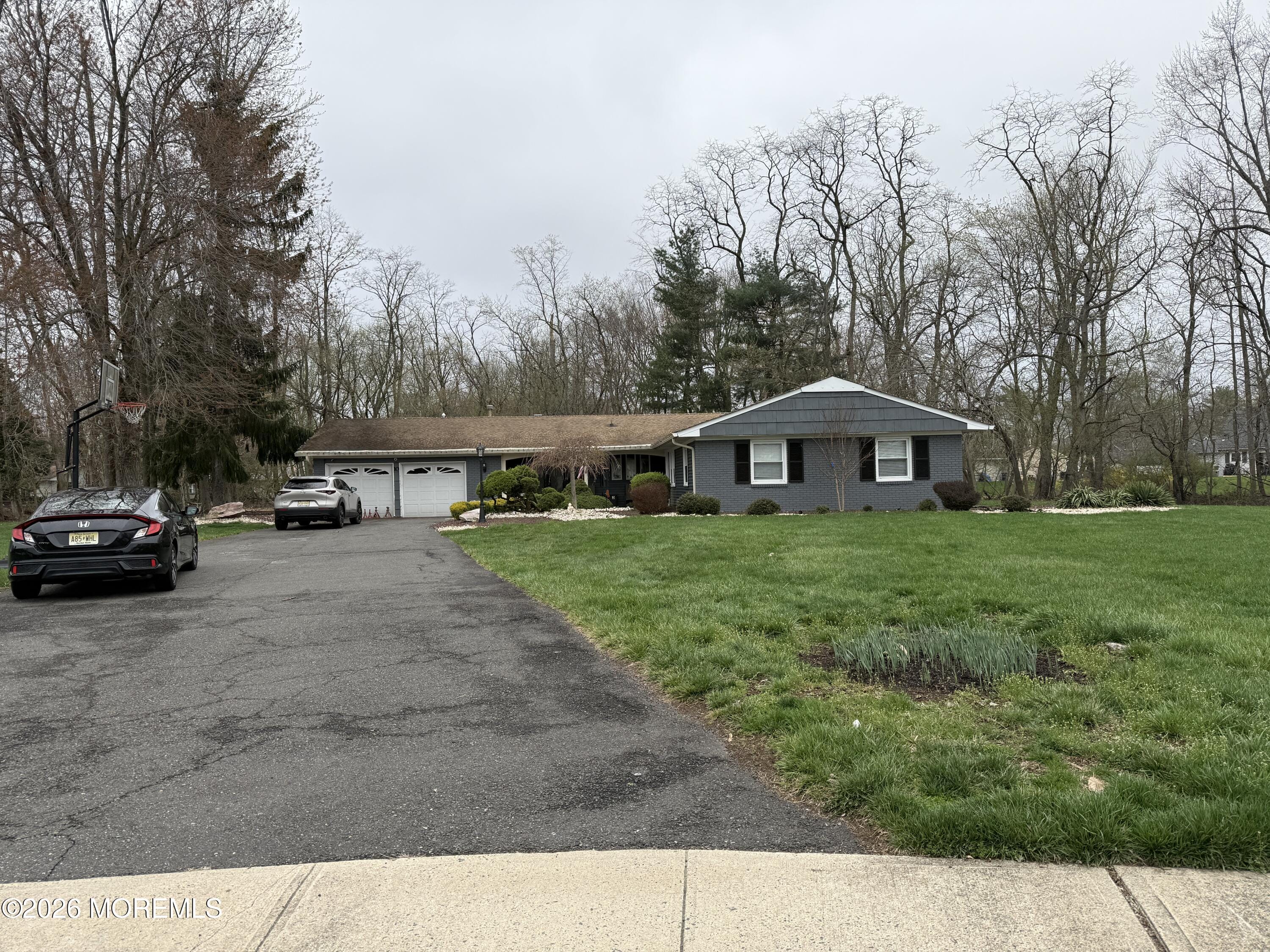 10 Wayne Court, Manalapan, NJ, 07726