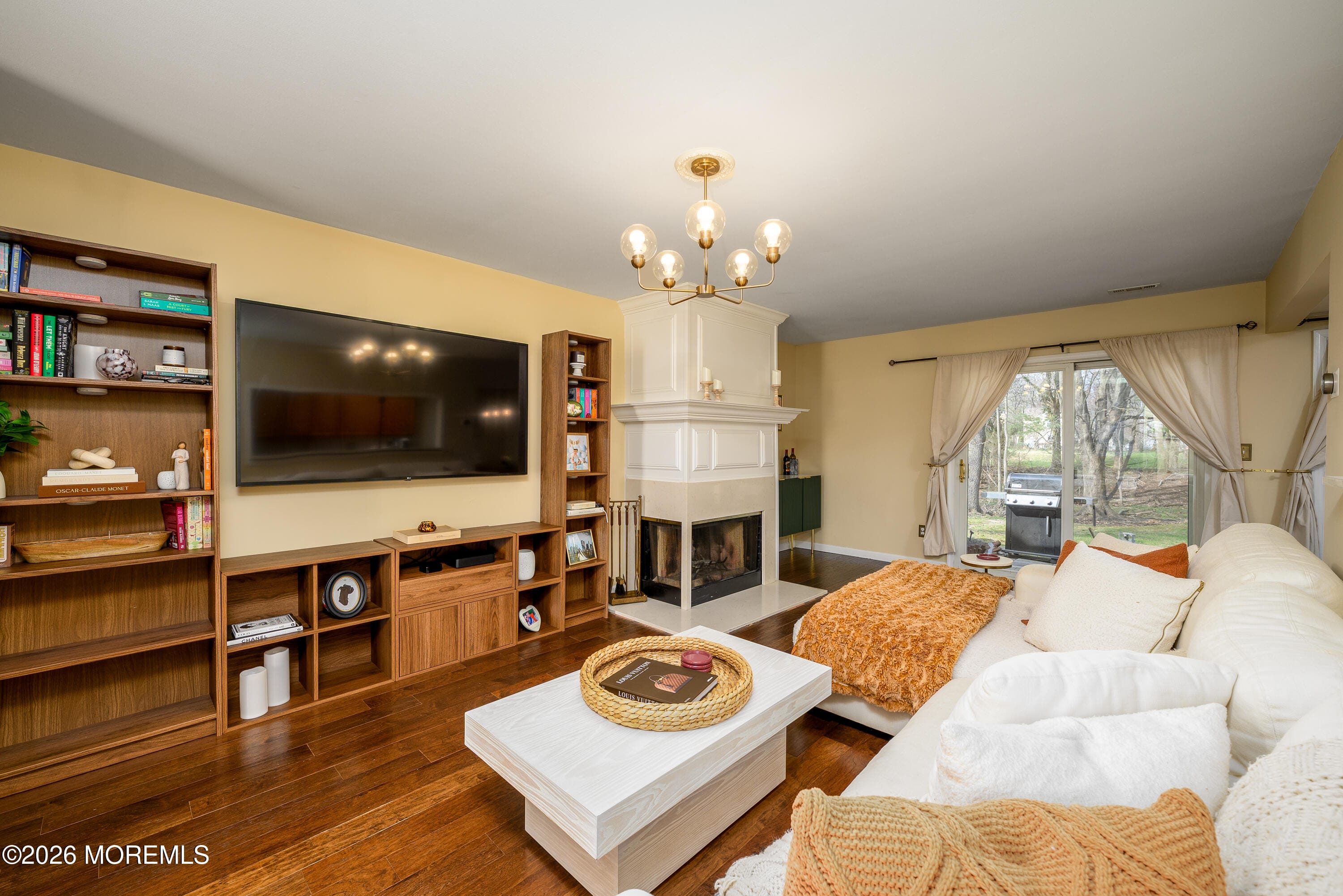 55 Malibu Drive Image 3