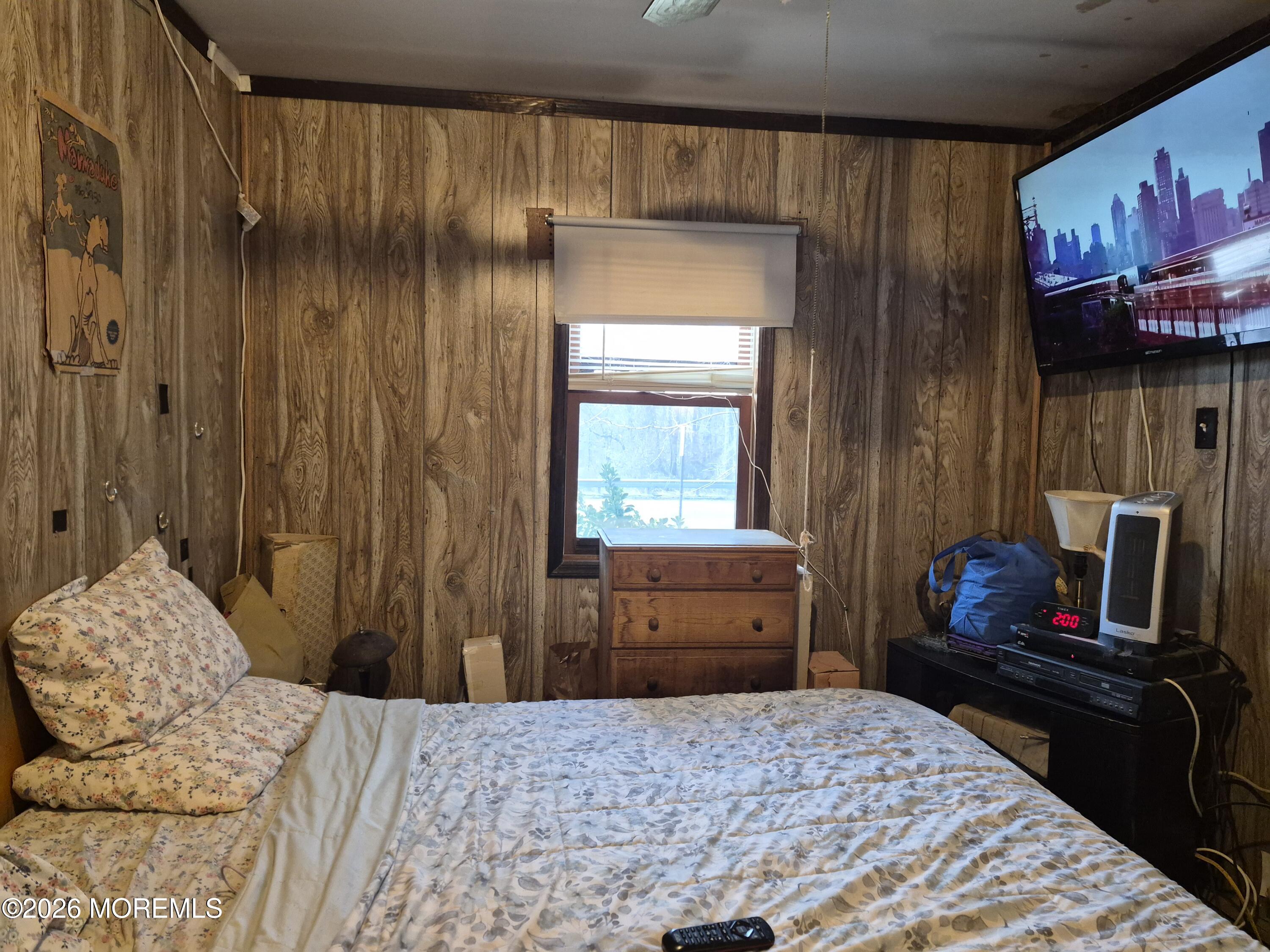 21 Cedar Swamp Road Image 3