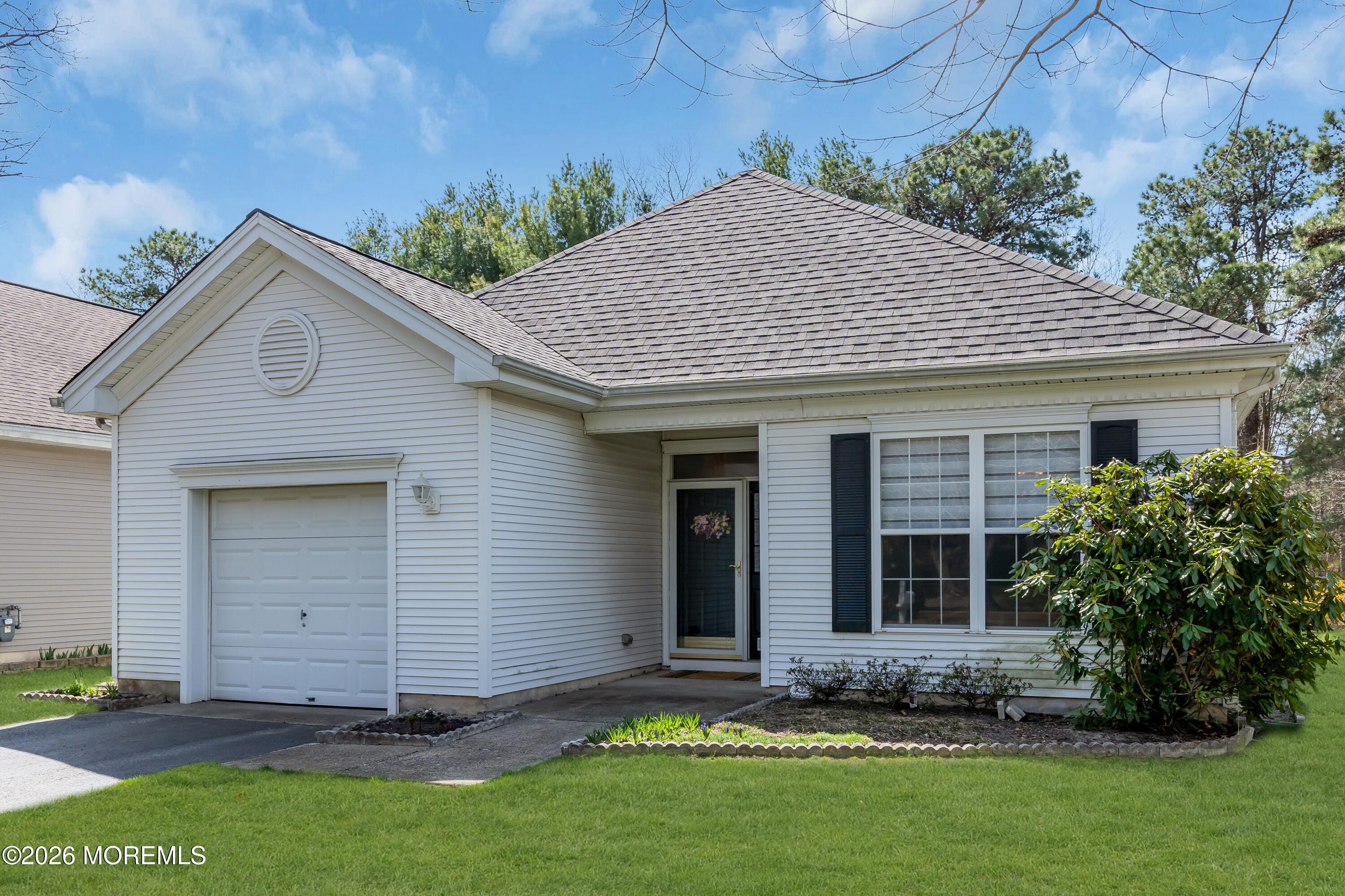 8 April Springs Court, Lakewood, NJ, 08701