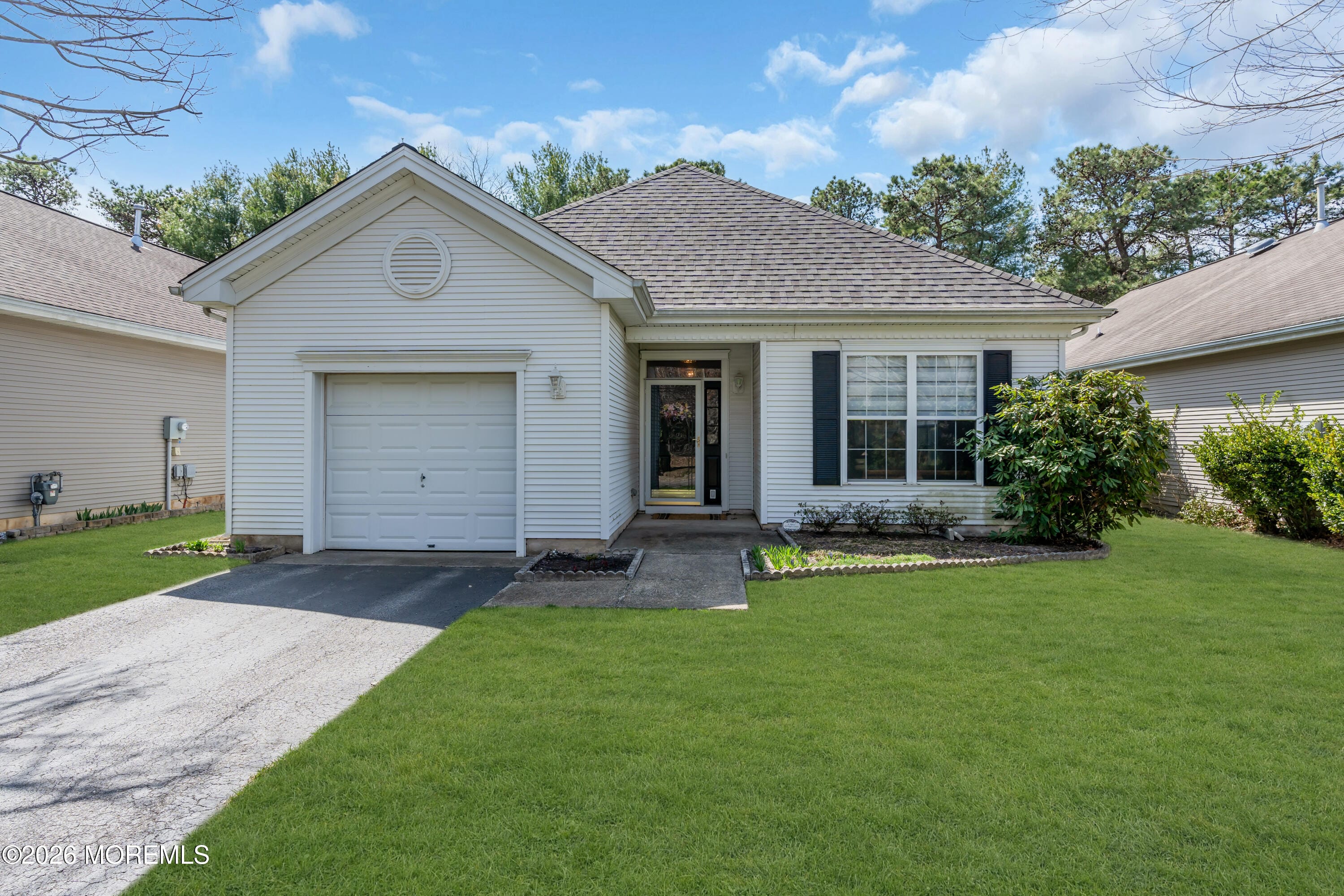 8 April Springs Court Image 2