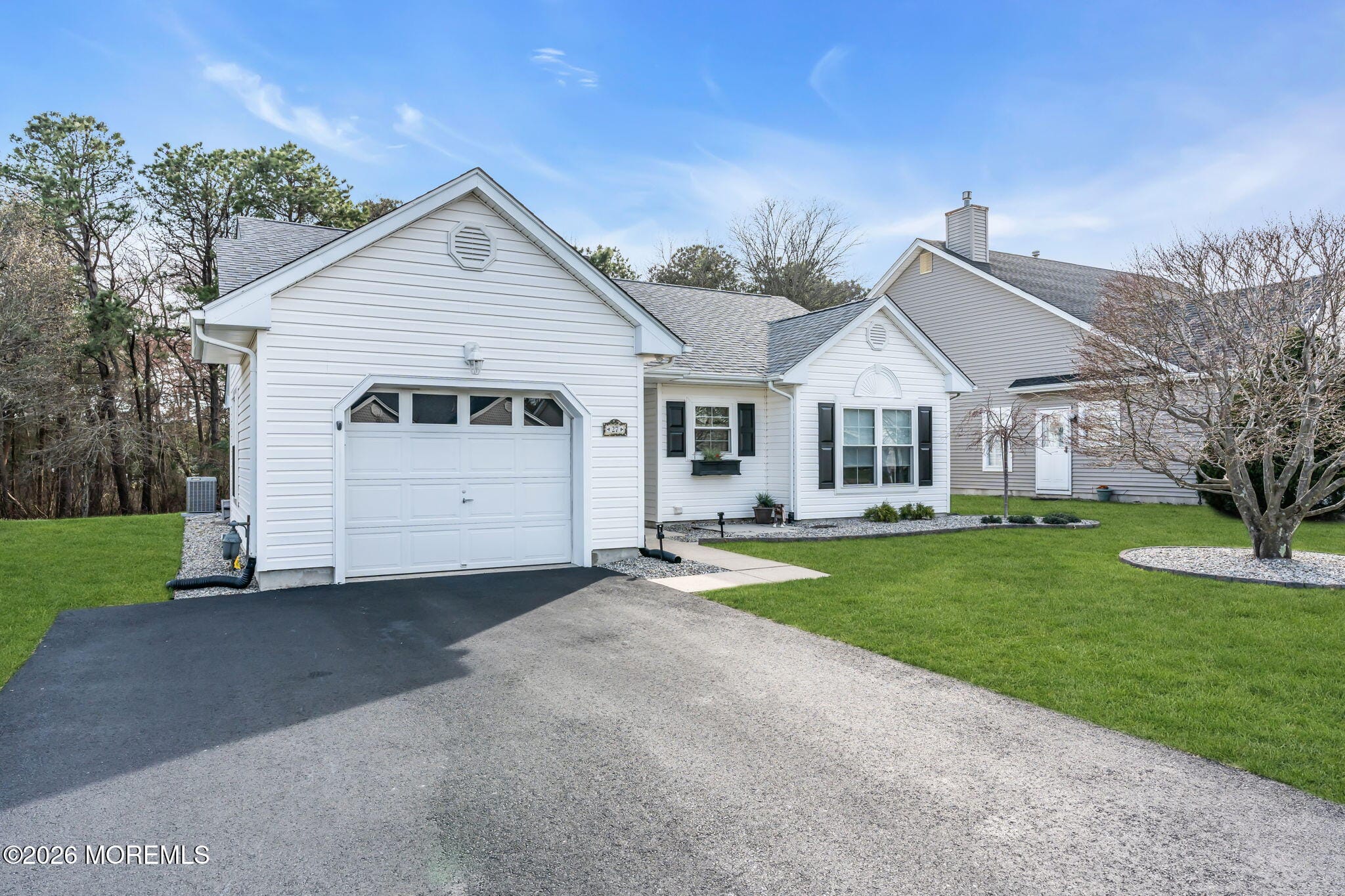 27 Molly Lane Image 2