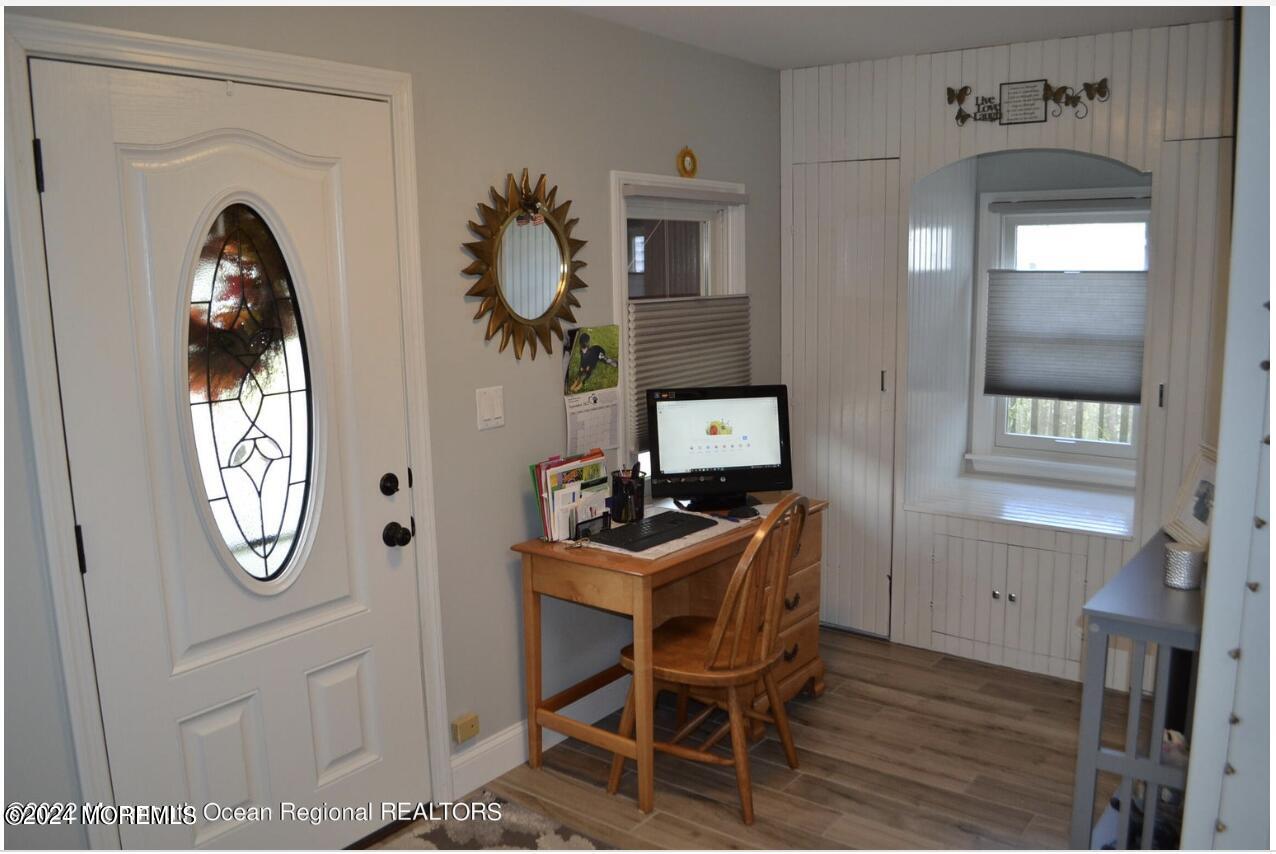 1808 Pine Terrace Image 4