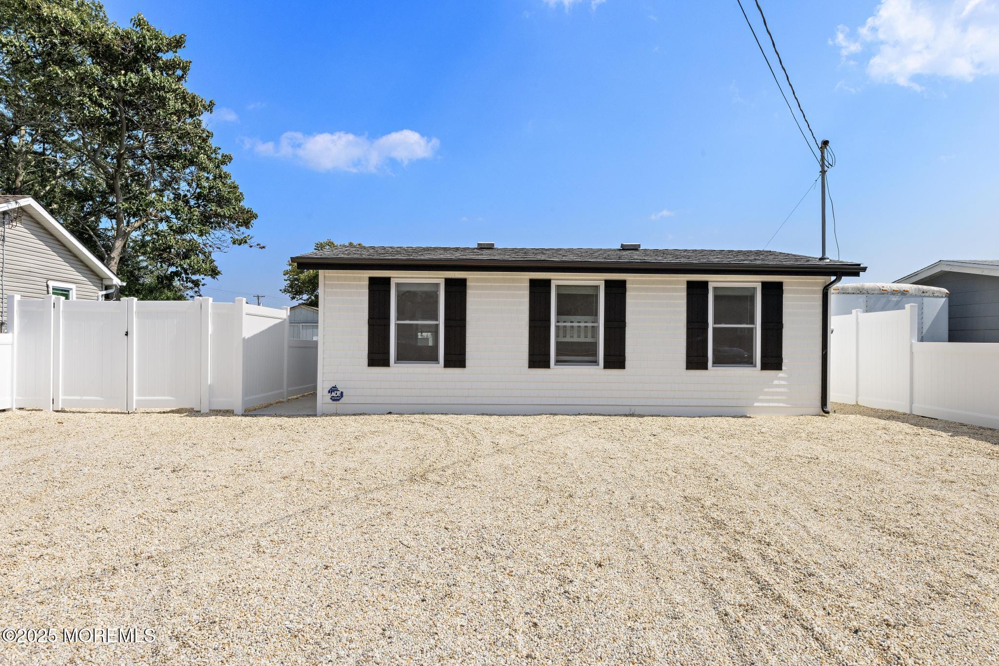 11 Charles Boulevard Image 3