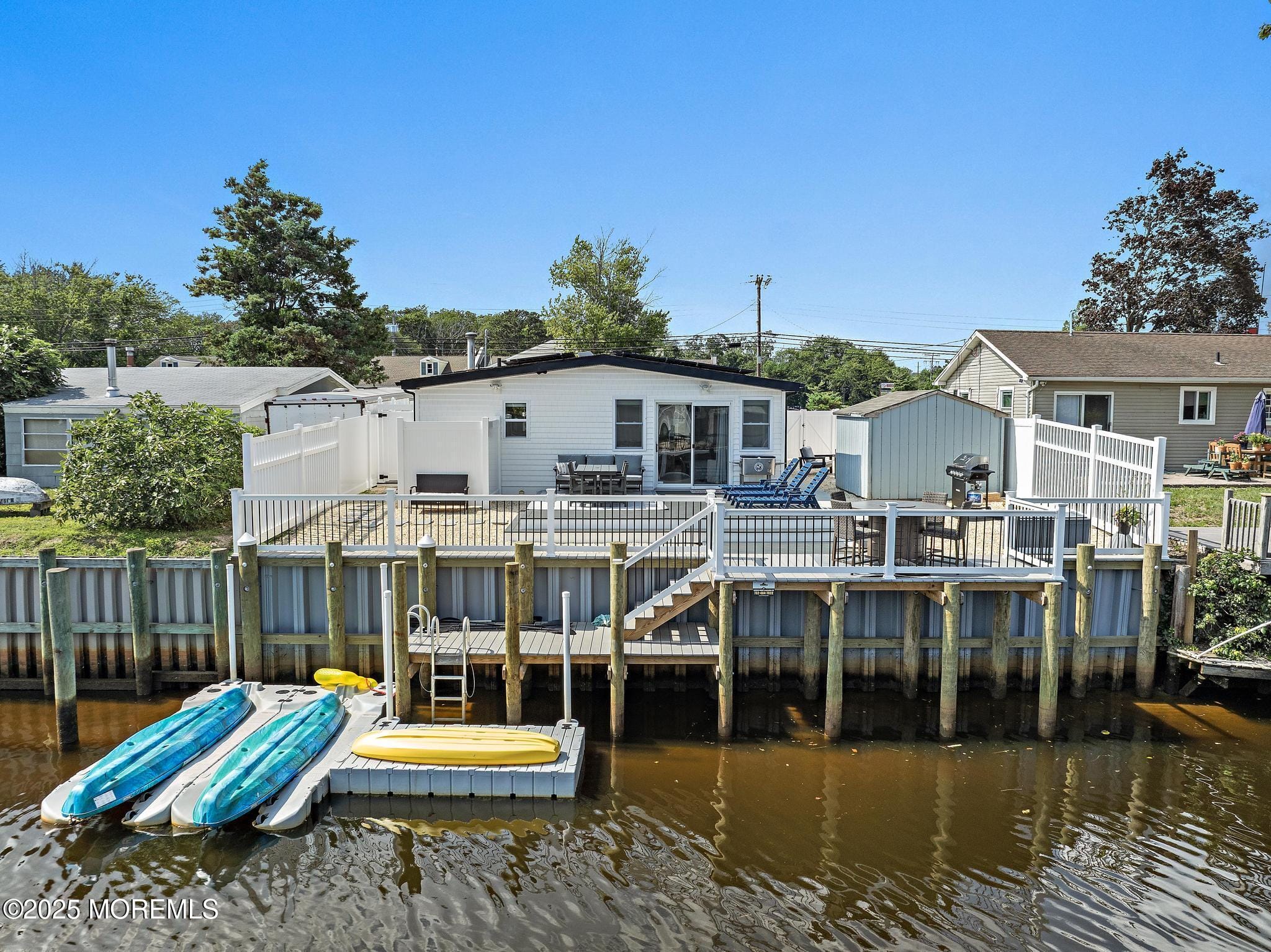 11 Charles Boulevard Image 5