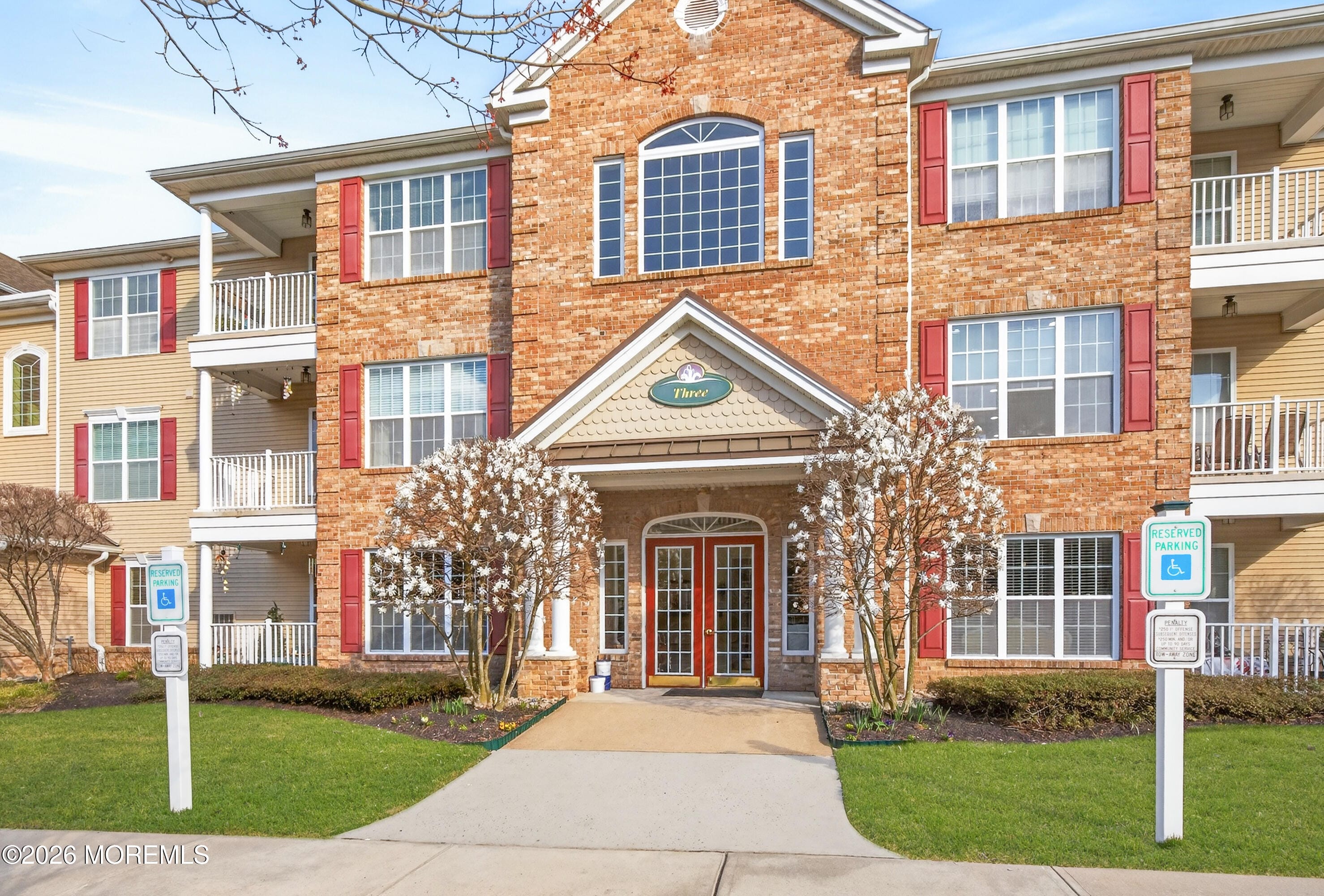 337 Sophee Lane, Lakewood, NJ, 08701