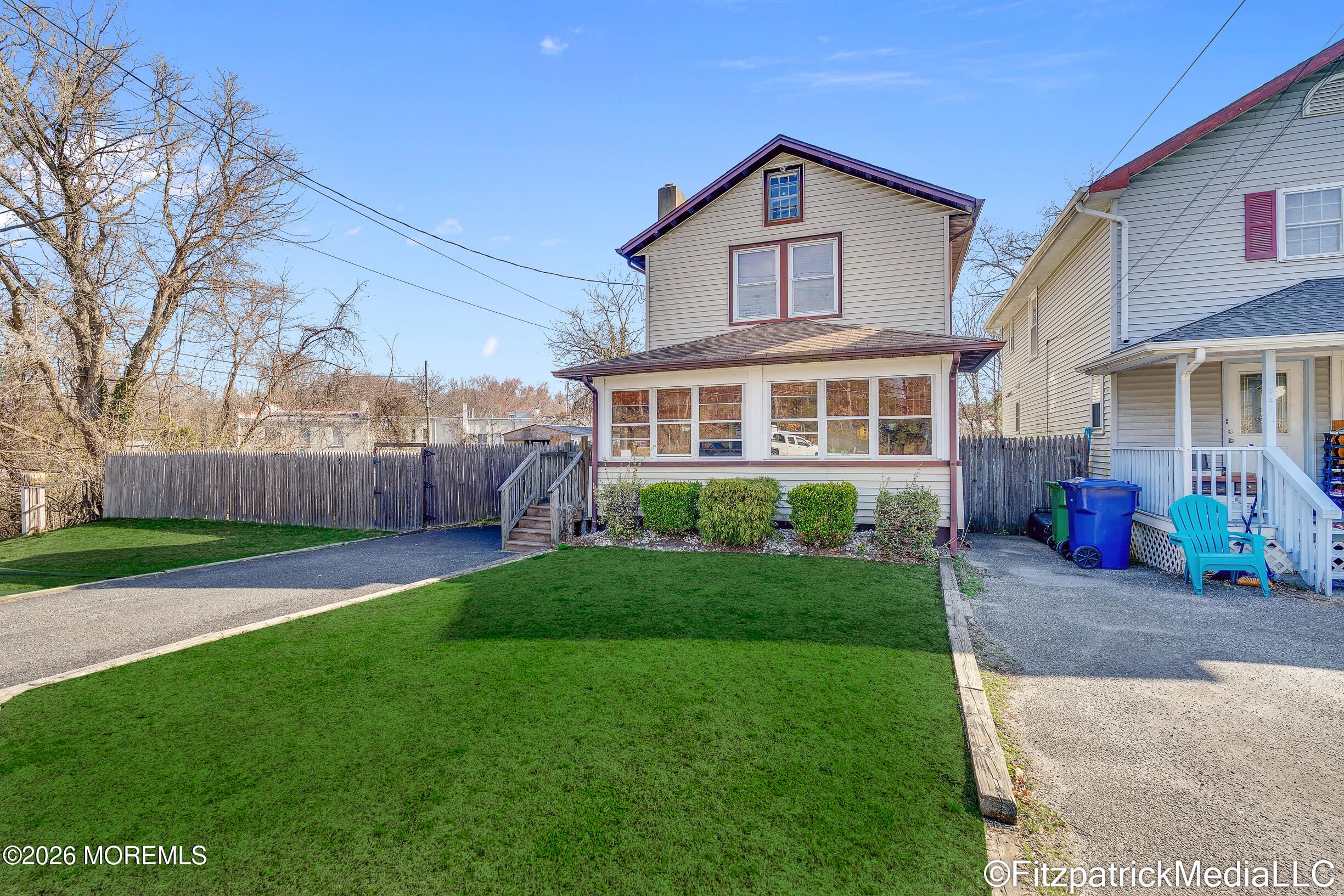 543 N Riverside Drive Image 2