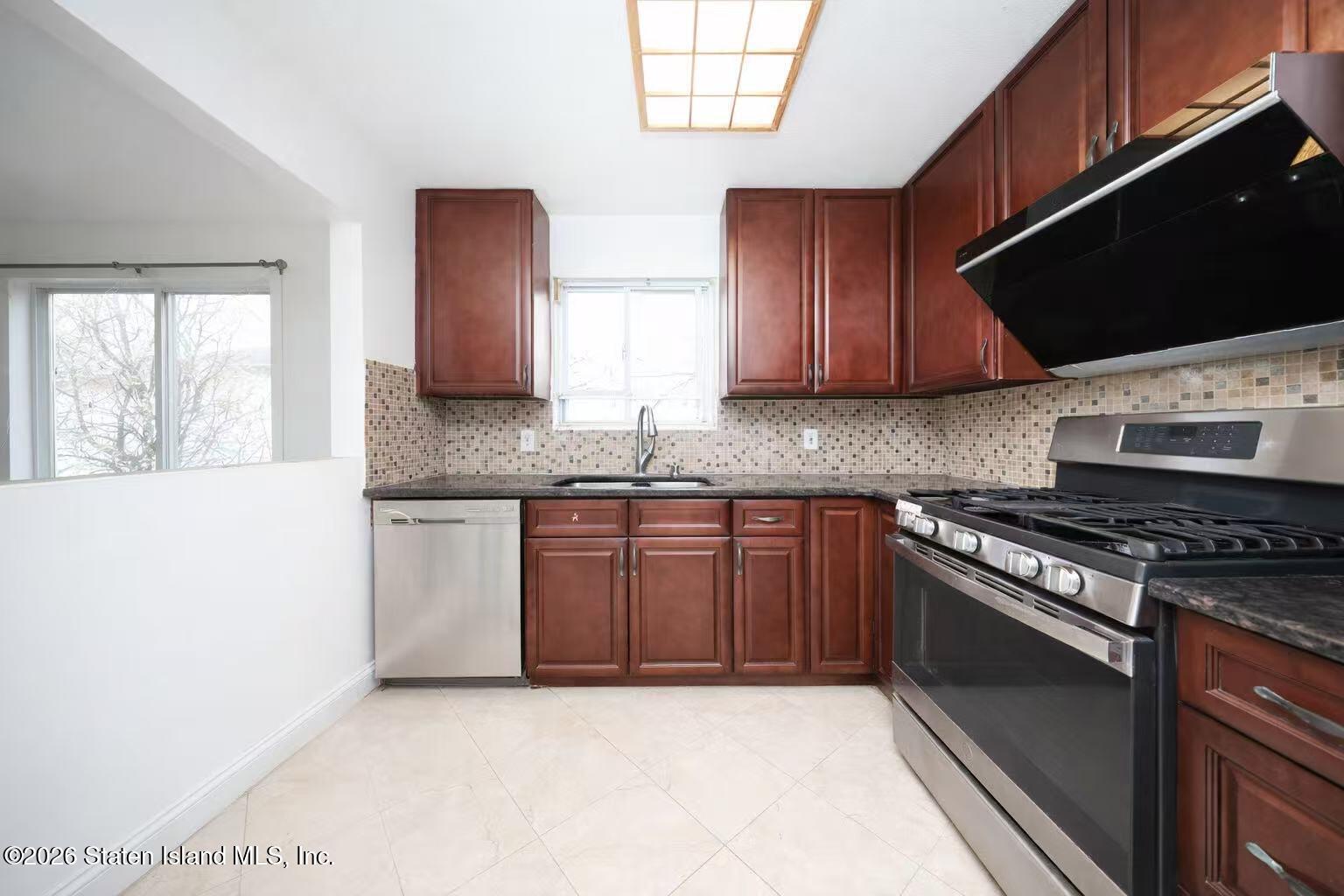 246 Jamie Lane, Staten Island, NY, 10312 image 7