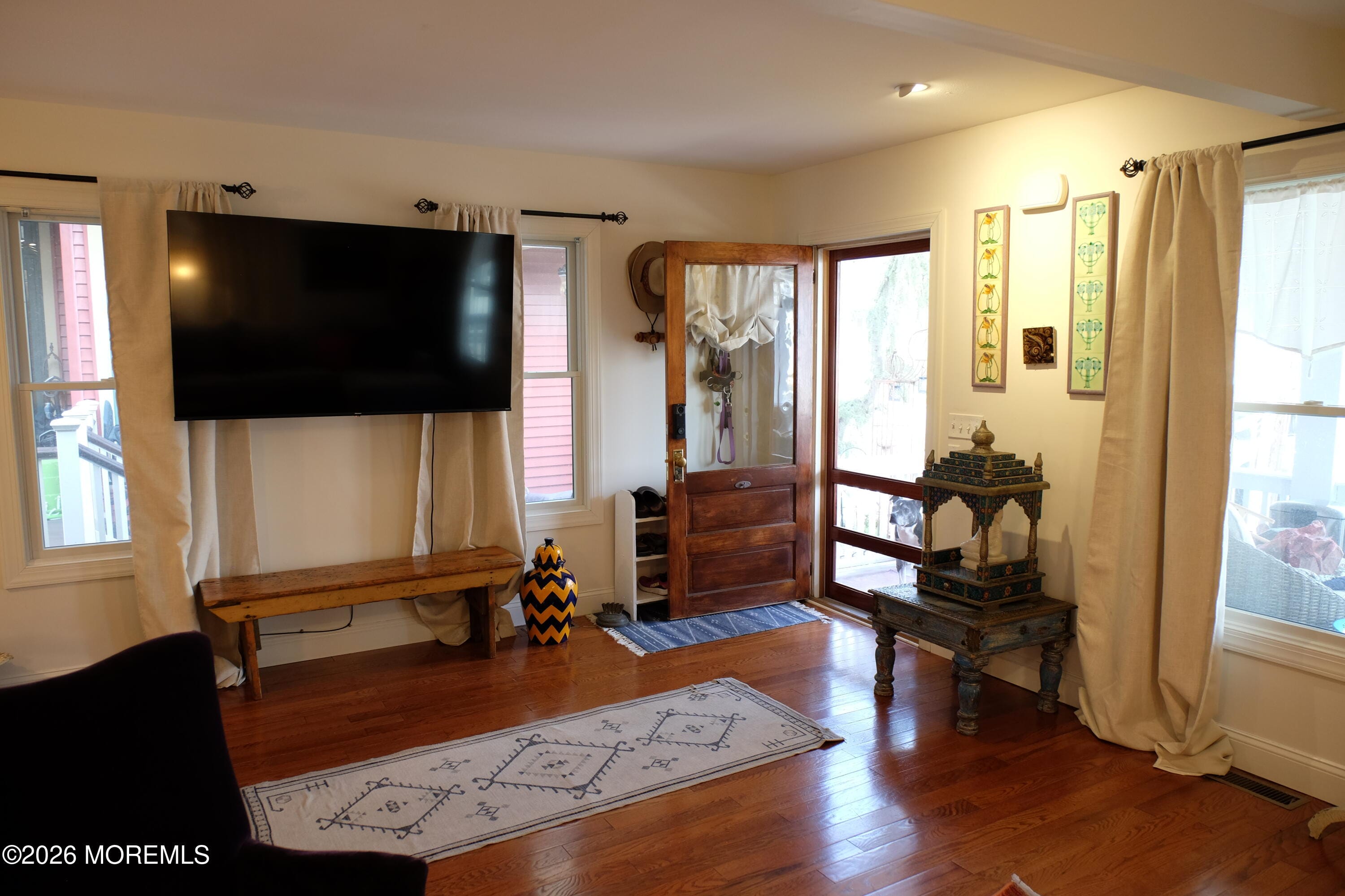 82 Abbott Avenue Image 3