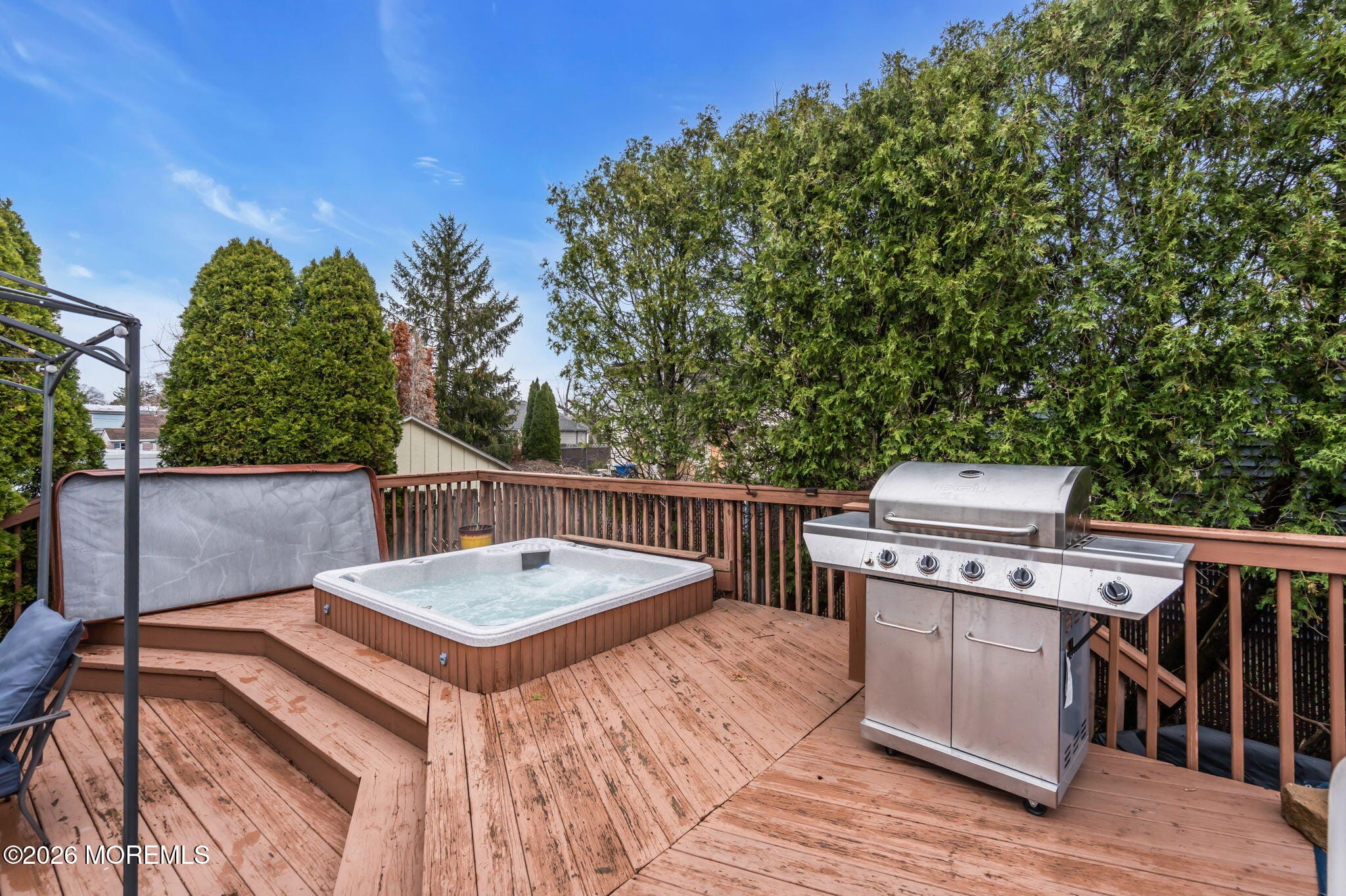 120 Shoreland Terrace Image 2