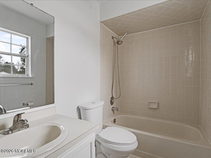 34 S Pointe Circle, Tinton Falls, NJ, 07753 image 8