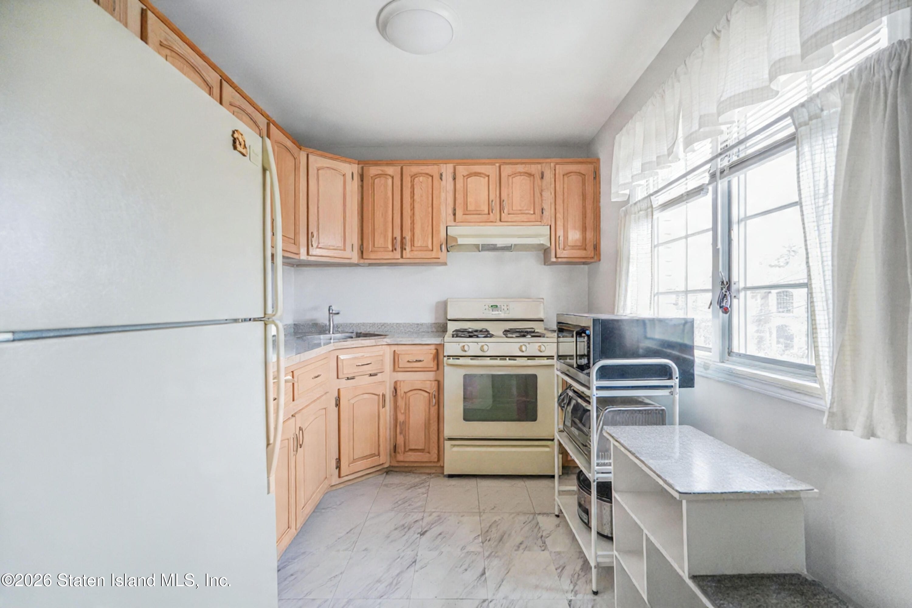 120 Nancy Lane, Staten Island, NY, 10307 image 36