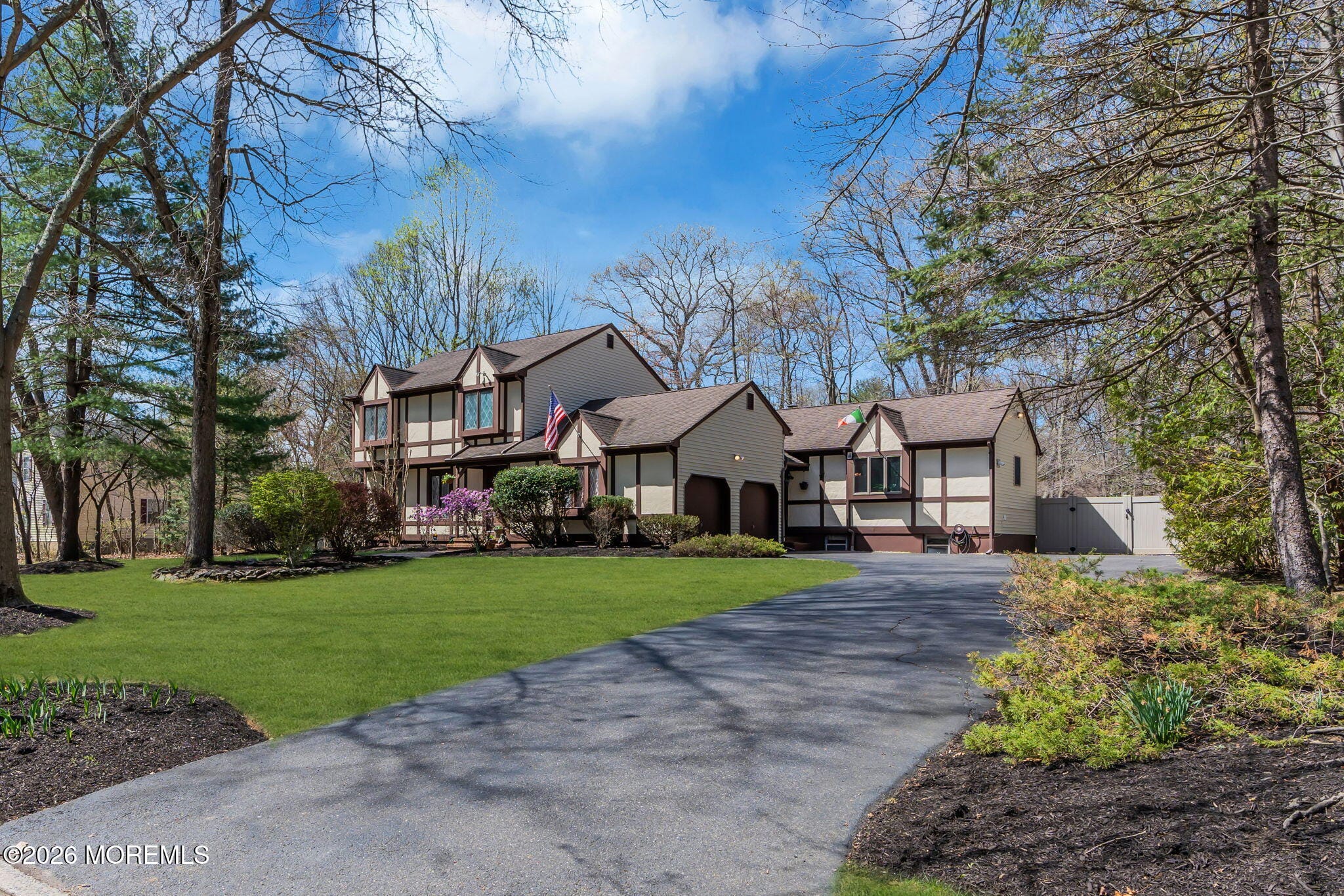 211 Yale Drive Image 2