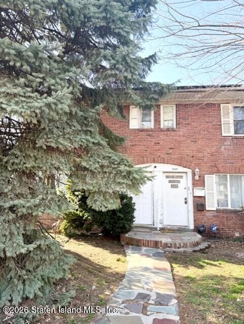 1051 Victory Boulevard Image 2