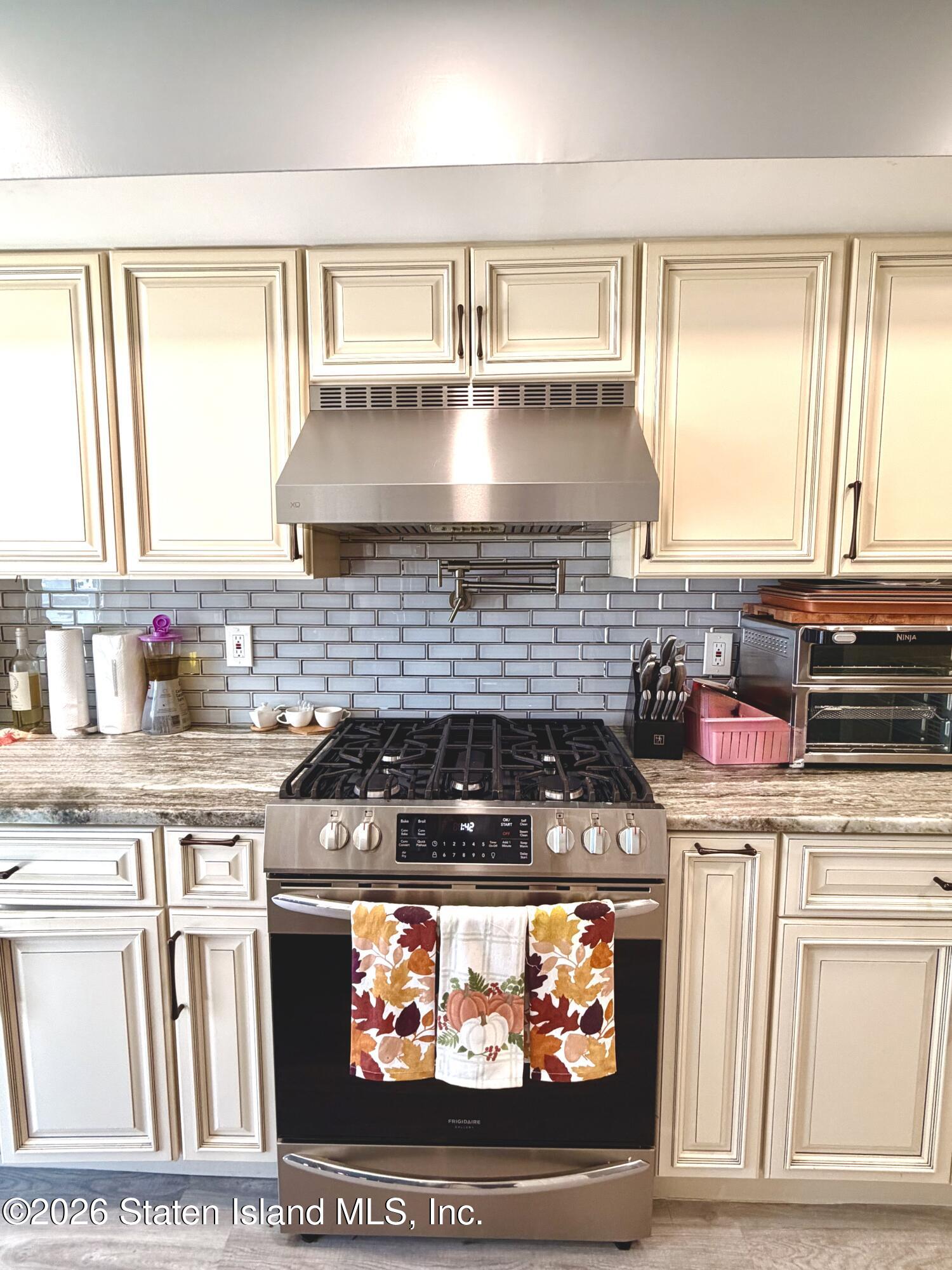 56 Caswell Lane, Staten Island, NY, 10314 image 11